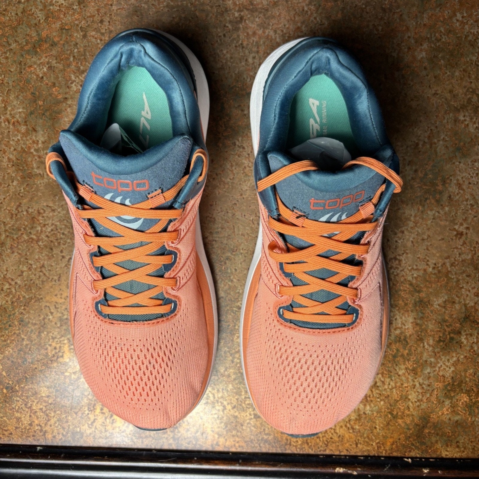 Topo Athletic Phantom 2 Shoes Women's Size 10 Pink Road Running Jogging Sneakers