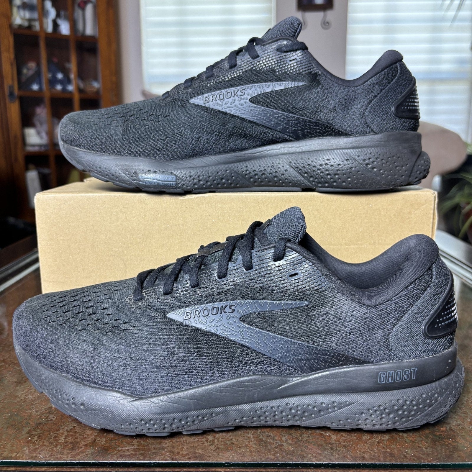 Brooks Ghost 16 Shoes Mens Size 11.5 2E Wide Black Road Running Comfort Sneakers
