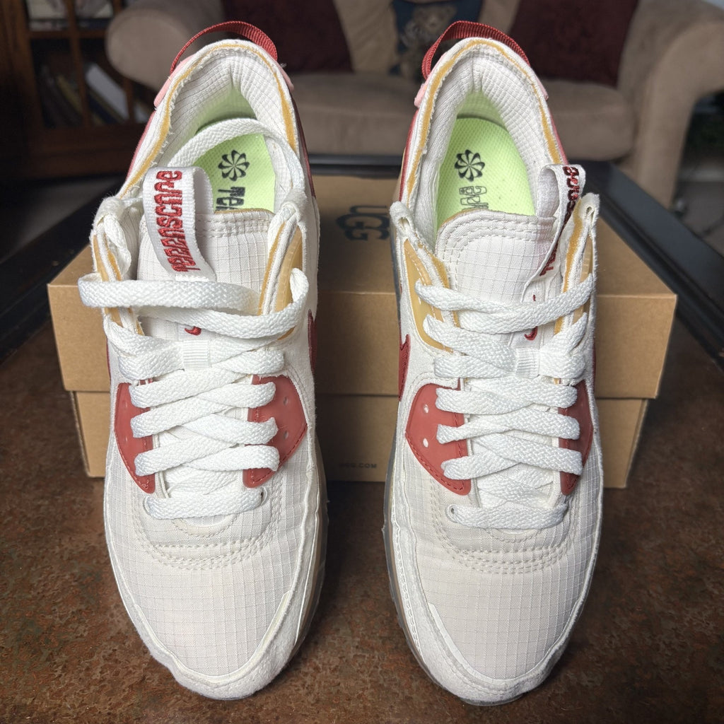 Nike Air Max 90 Terrascape Shoes Womens 9 White Pink Athletic Lifestyle Sneakers