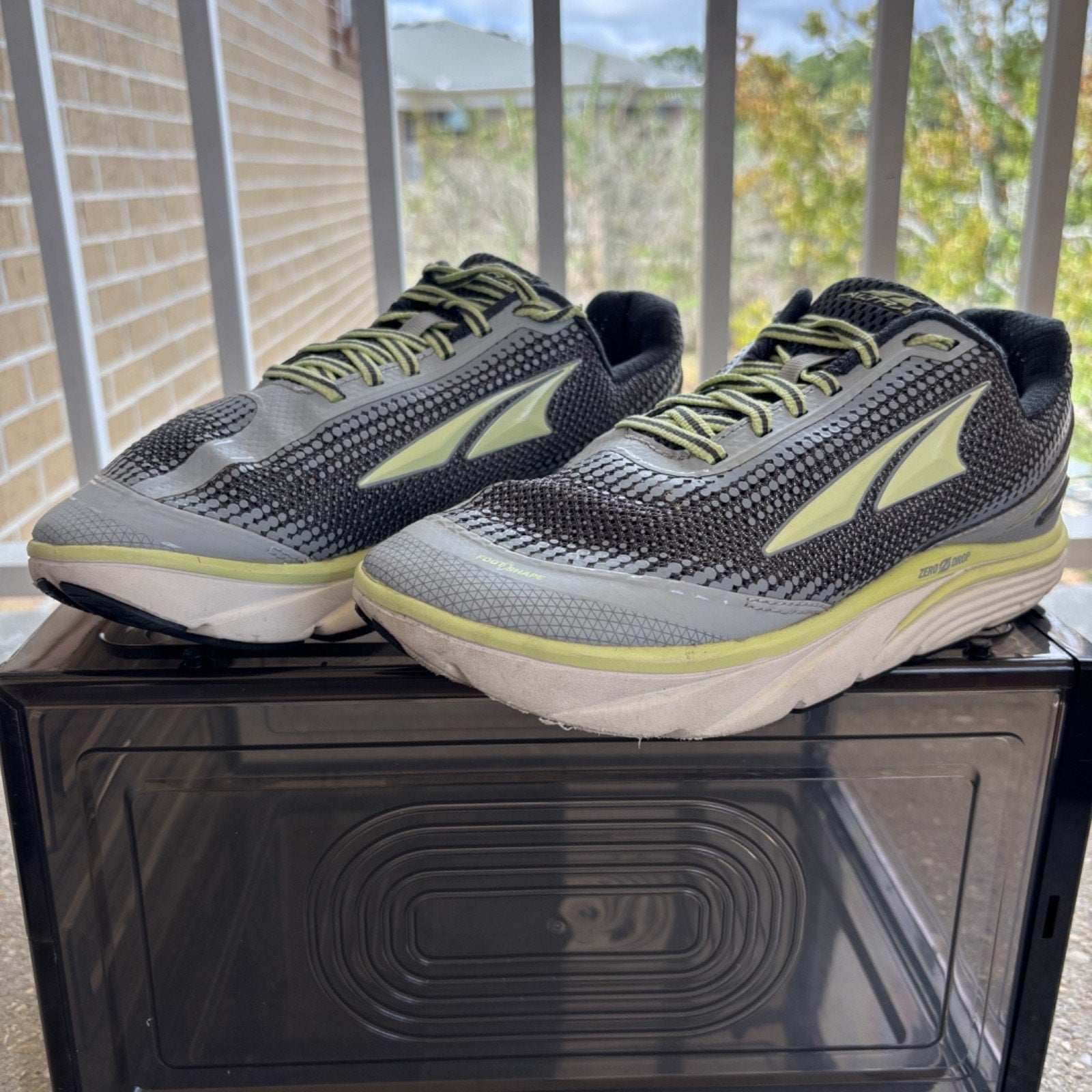 Altra Torin 3 Shoes Womens Sz 8 Gray Green Running Athletic Zero Drop Footshaped