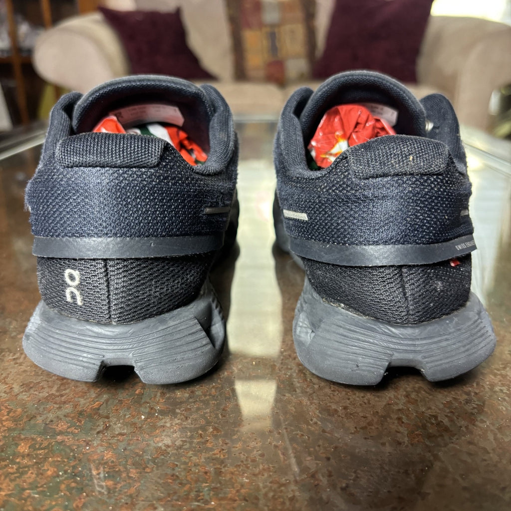 On Cloud 5 Shoes Women's Size 8 Black Road Running Athletic Comfort Gym Sneakers