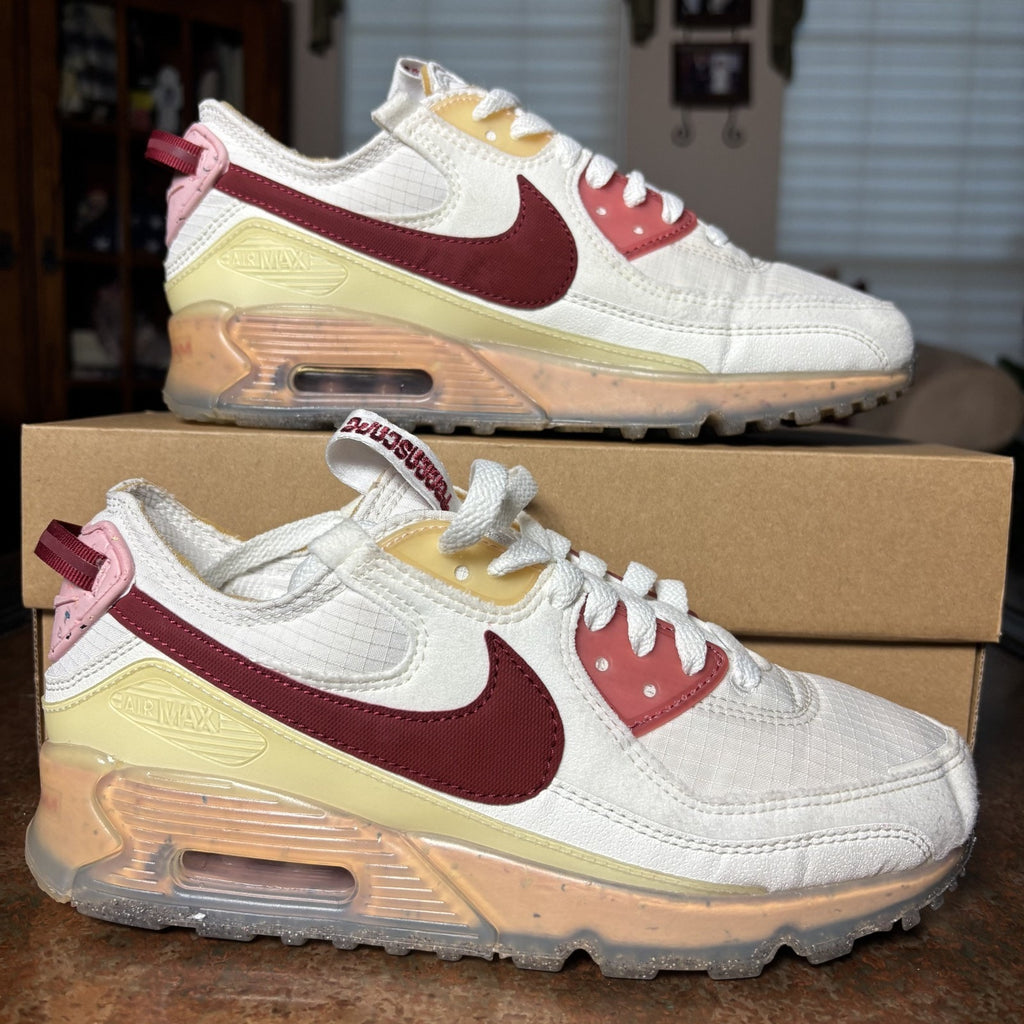 Nike Air Max 90 Terrascape Shoes Womens 9 White Pink Athletic Lifestyle Sneakers