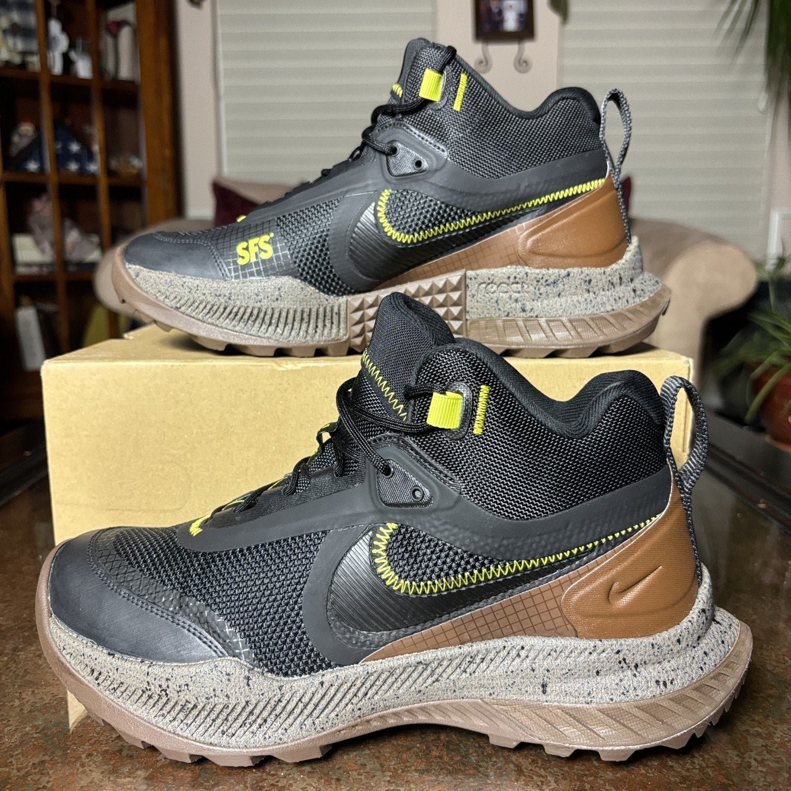 Nike React SFB Carbon Elite Men's 9 Black Tactical Hiking Trail Boots Athletic