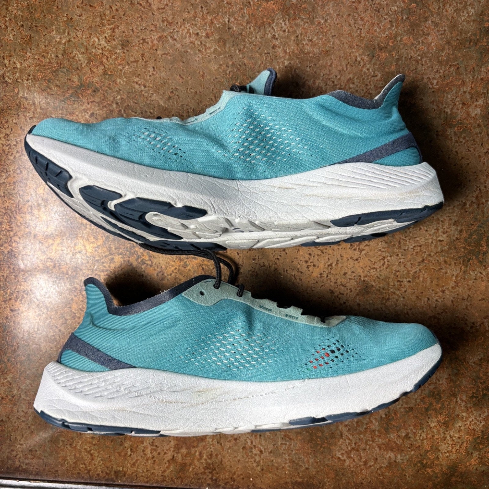 Topo Athletic Cyclone Shoes Mens Sz 9.5 Blue Red Road Running Training Sneakers