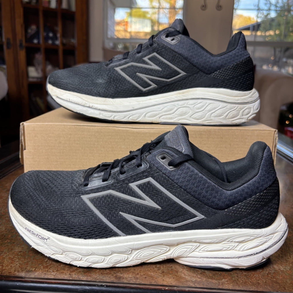 New Balance 860 v14 Shoes Mens Sz 9.5 Black White Road Running Athletic Sneakers