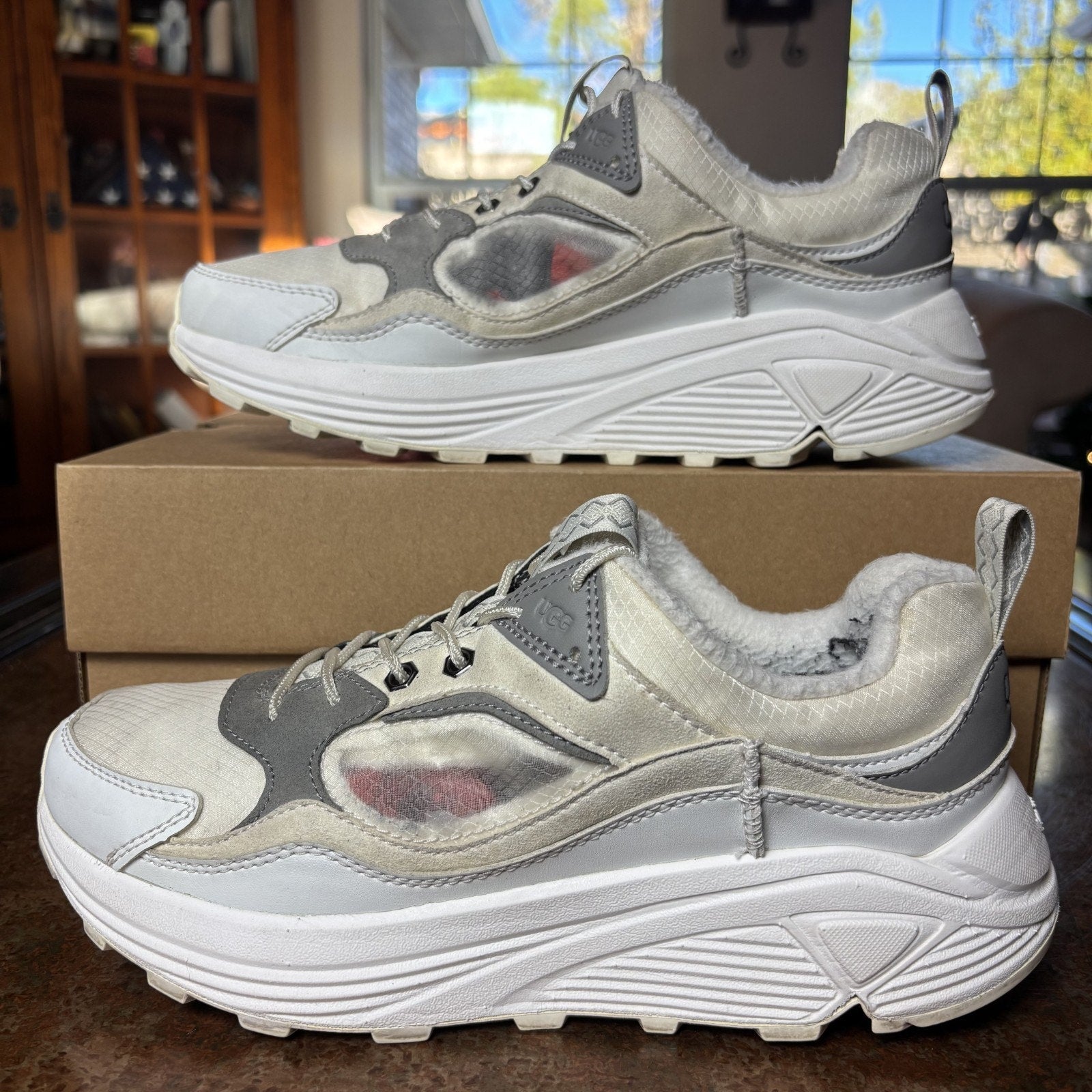 UGG Miwo Trainer Low Mono Shoes Women's 8 White Grey Insulated Outdoor Sneakers