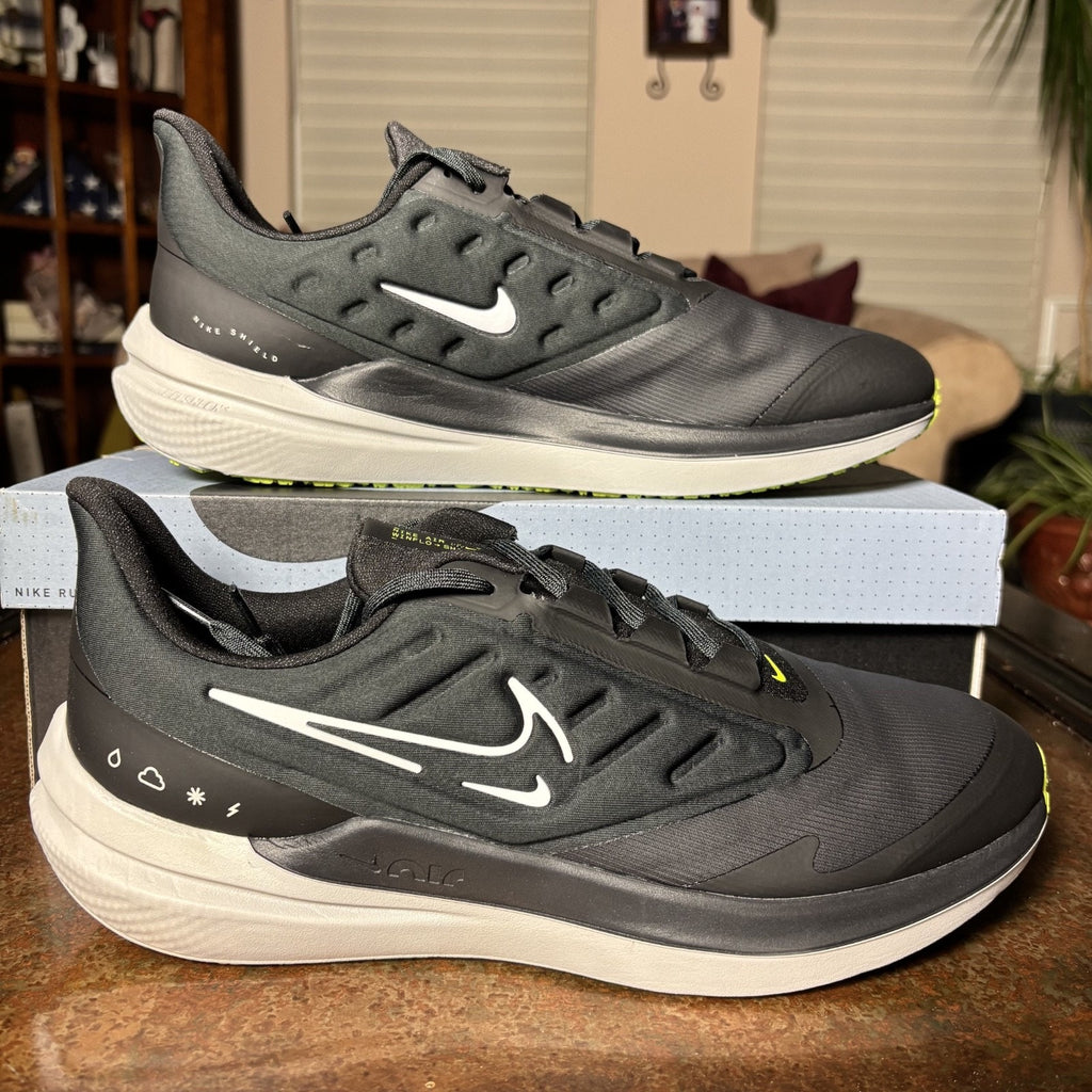 Nike Air Winflo 9 Shield Shoes Mens Size 12 Black Outdoor Road Running Sneakers