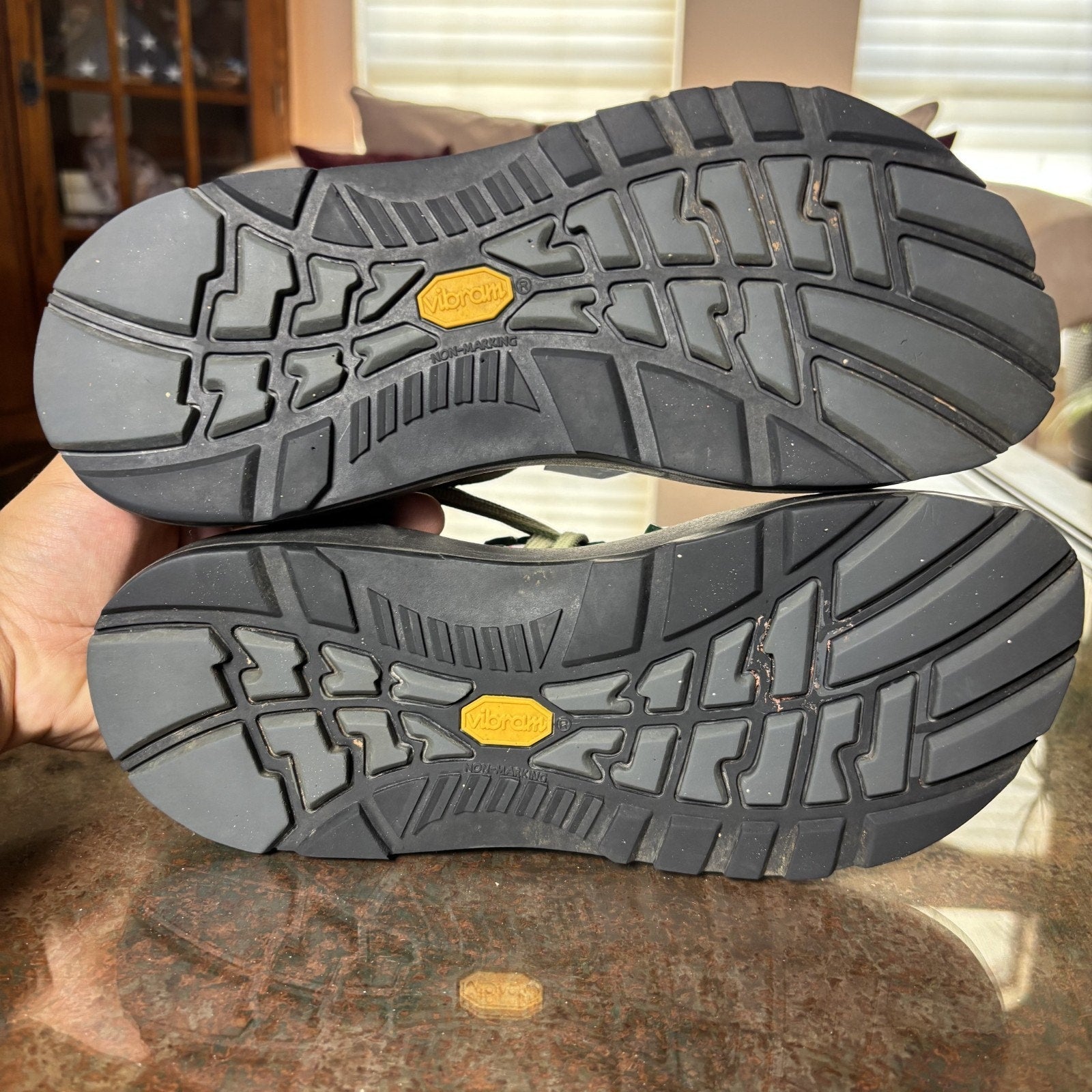 Chaco ZX2 Sandals Womens Size 11 Green Black Strappy Hiking Outdoor Double Strap