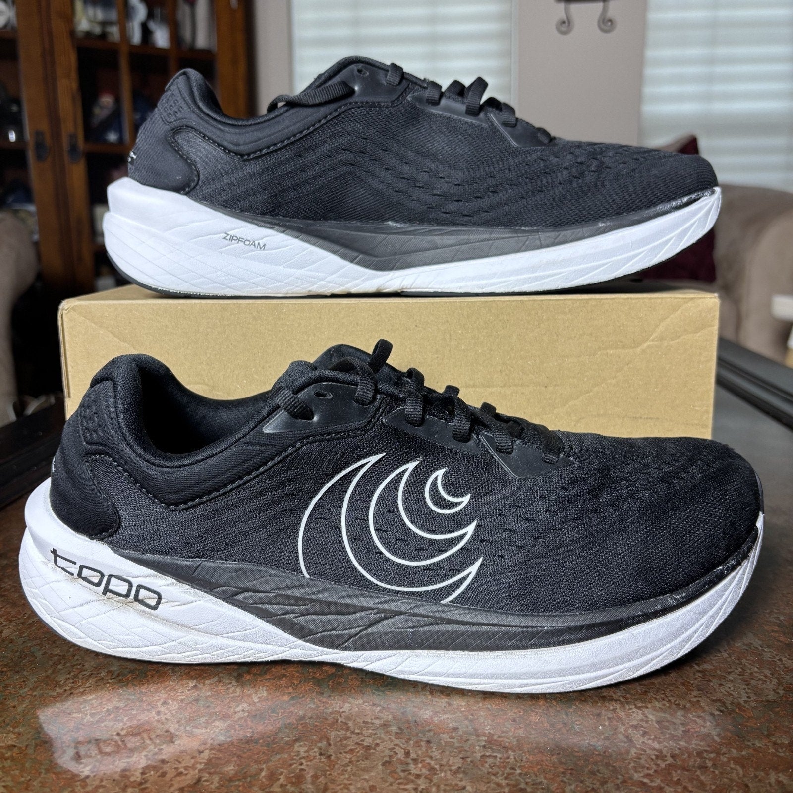 Topo Athletic Phantom 4 Shoes Mens Size 12.5 Black White Road Running Athletic