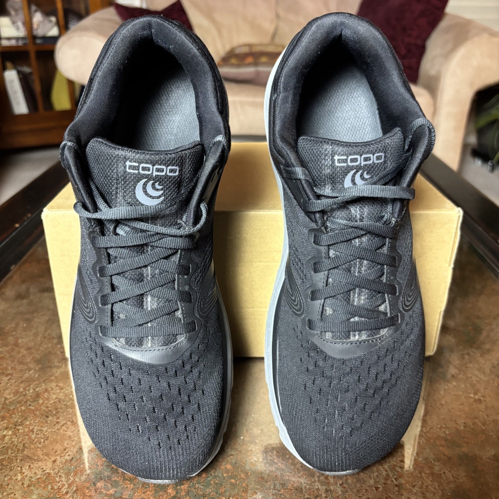 Topo Athletic Magnifly 4 Shoes Men's 10.5 Black Road Running Zero Drop Sneakers