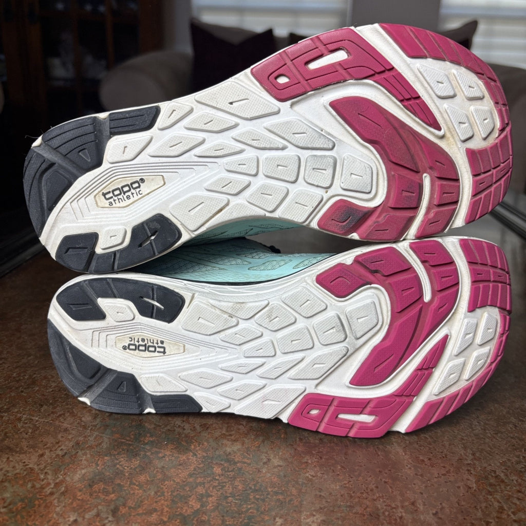 Topo Athletic Runventure 2 Shoes Women's Size 8 Blue Ice Raspberry Trail Running