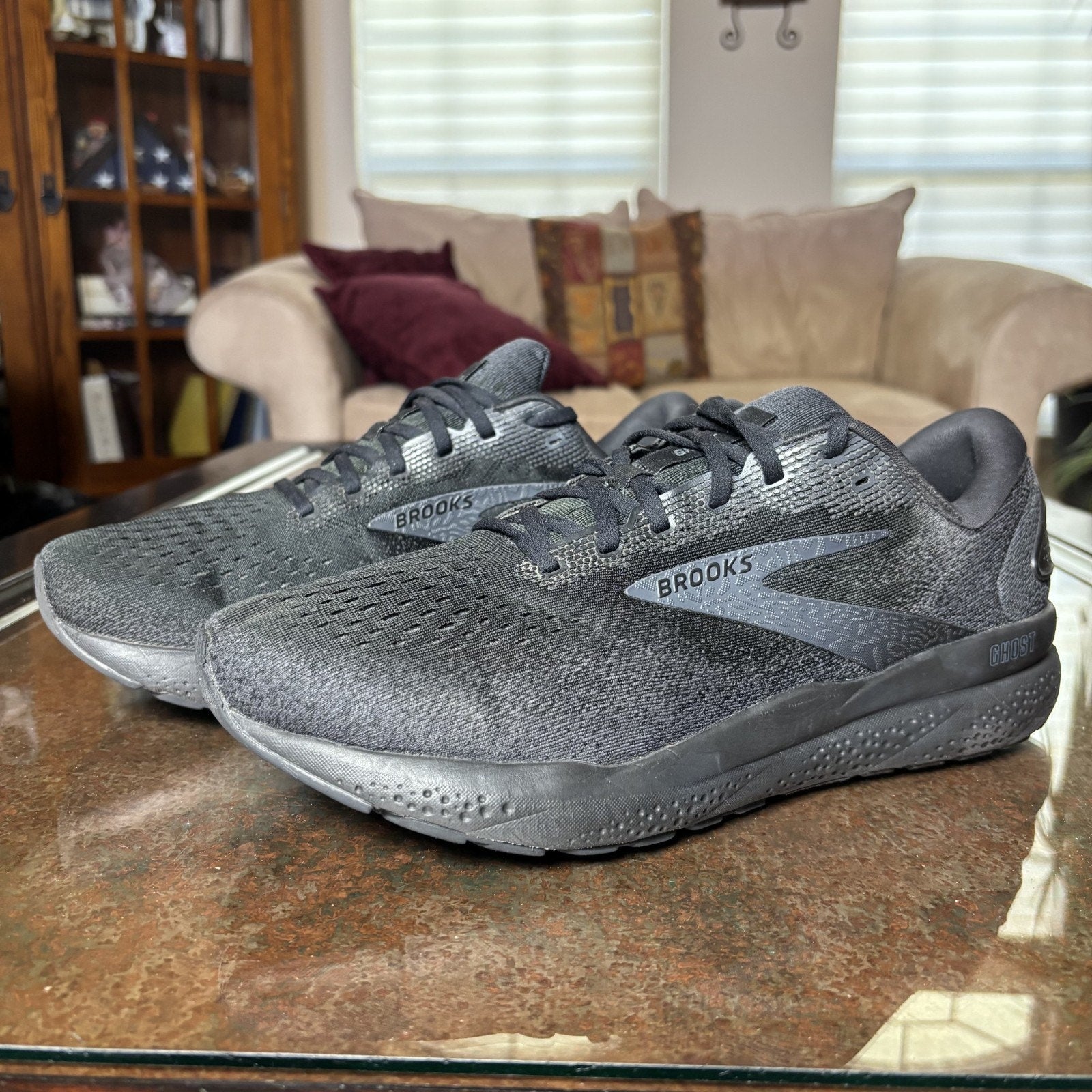 Brooks Ghost 16 Shoes Mens Size 11.5 2E Wide Black Road Running Comfort Sneakers