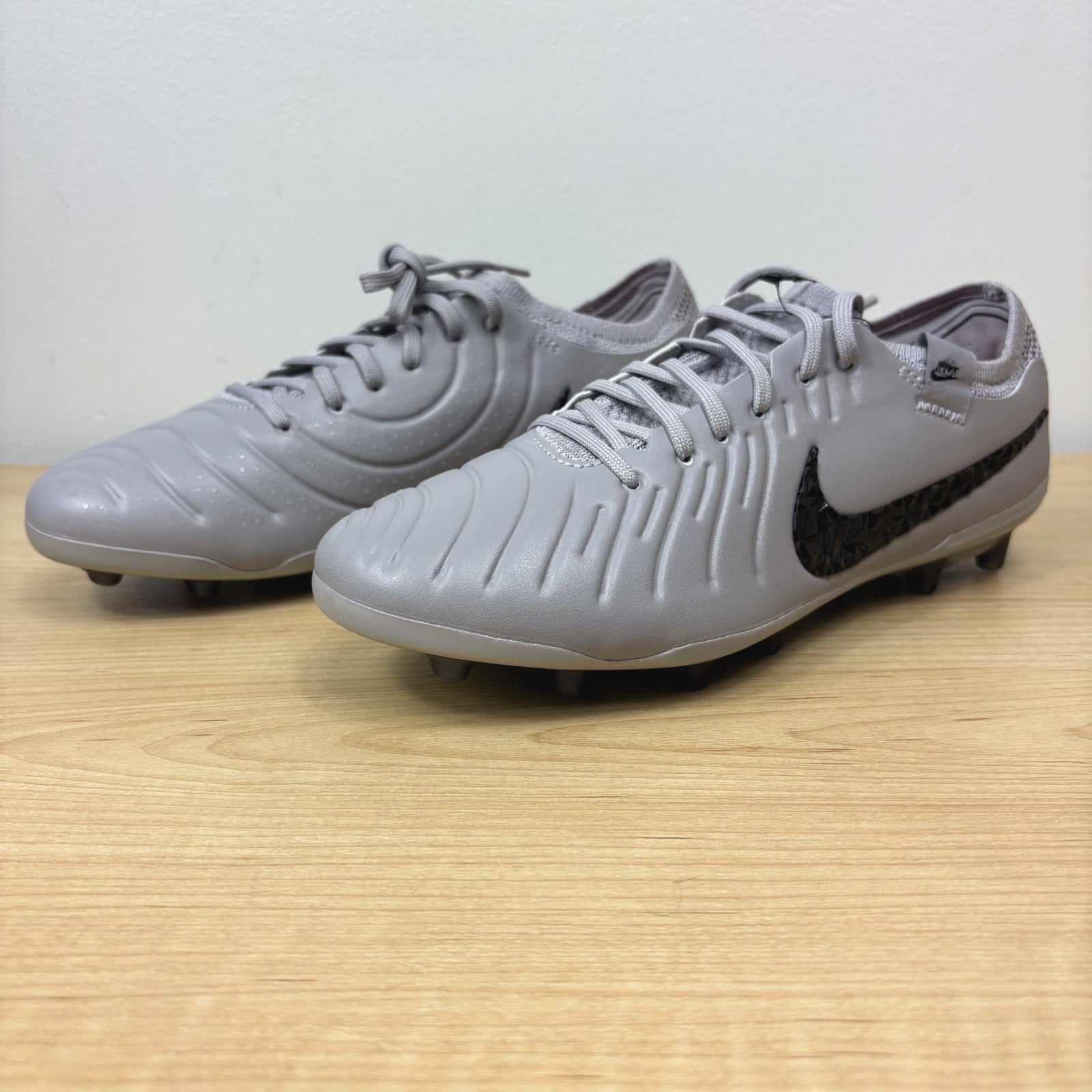 Nike Tiempo Legend 10 Elite AG-Pro Soccer Cleats Women's Size 8 Grey Black NEW