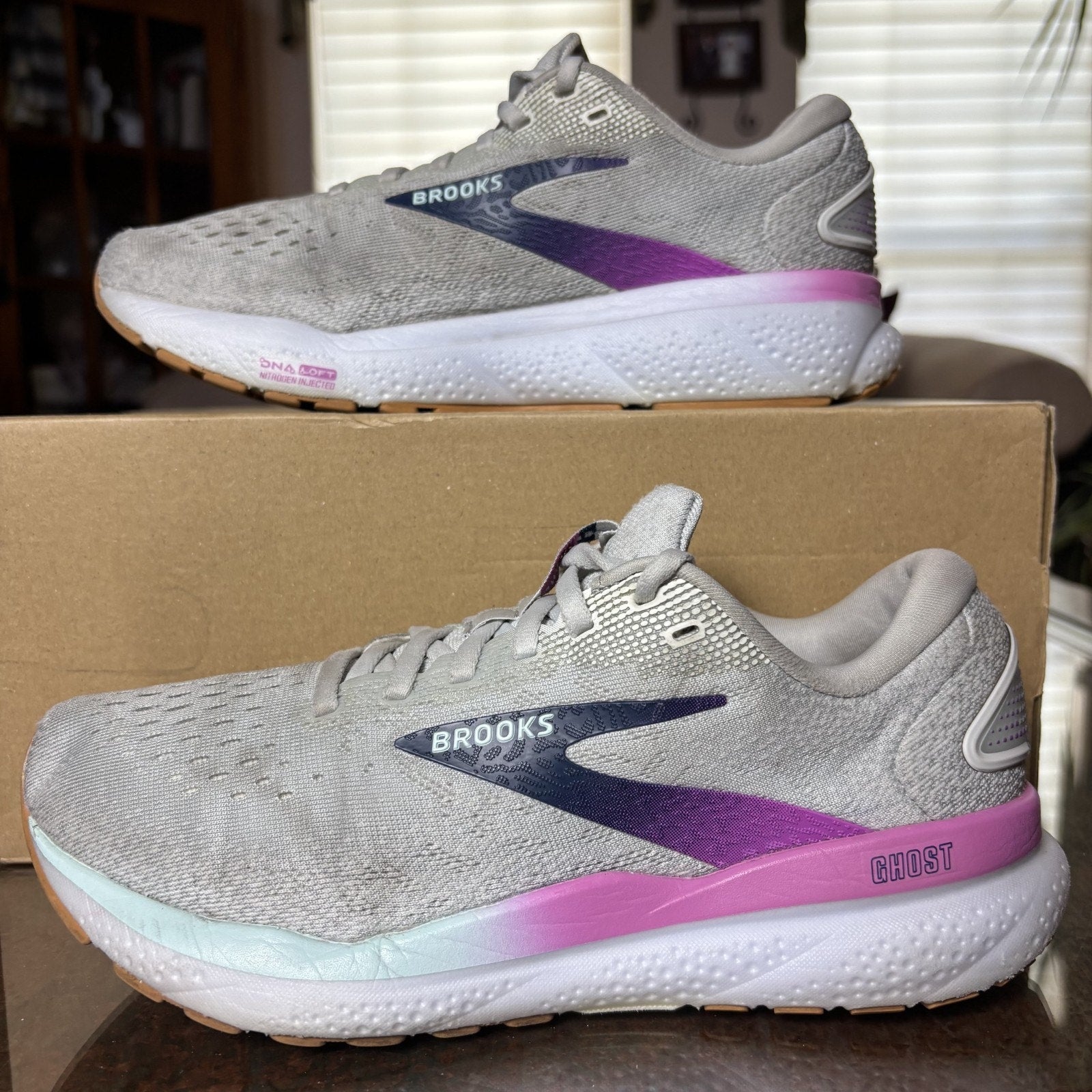 Brooks Ghost 16 Shoes Womens Size 7 White Pink Road Running Athletic Gym Sneaker