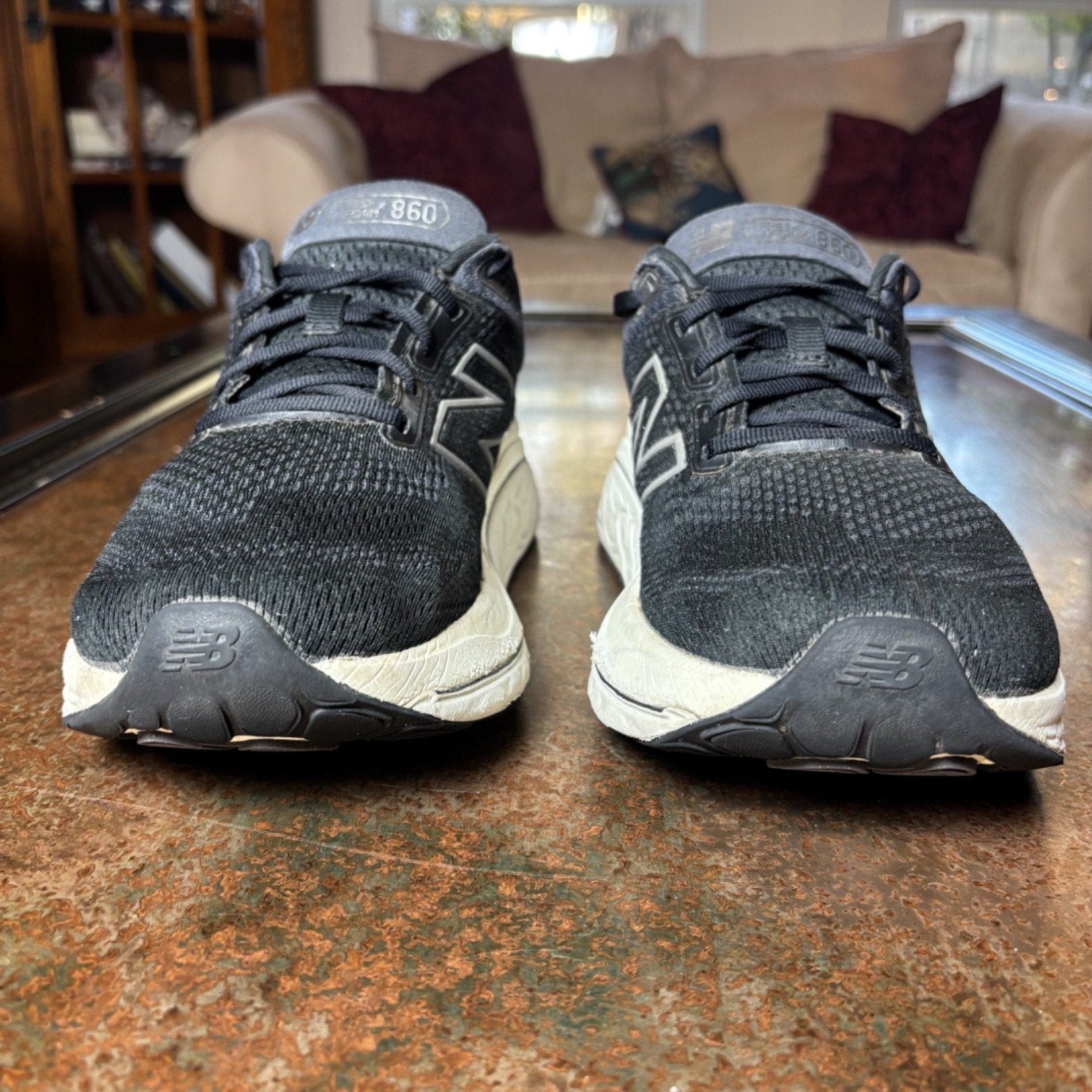 New Balance 860 v14 Shoes Mens Sz 9.5 Black White Road Running Athletic Sneakers