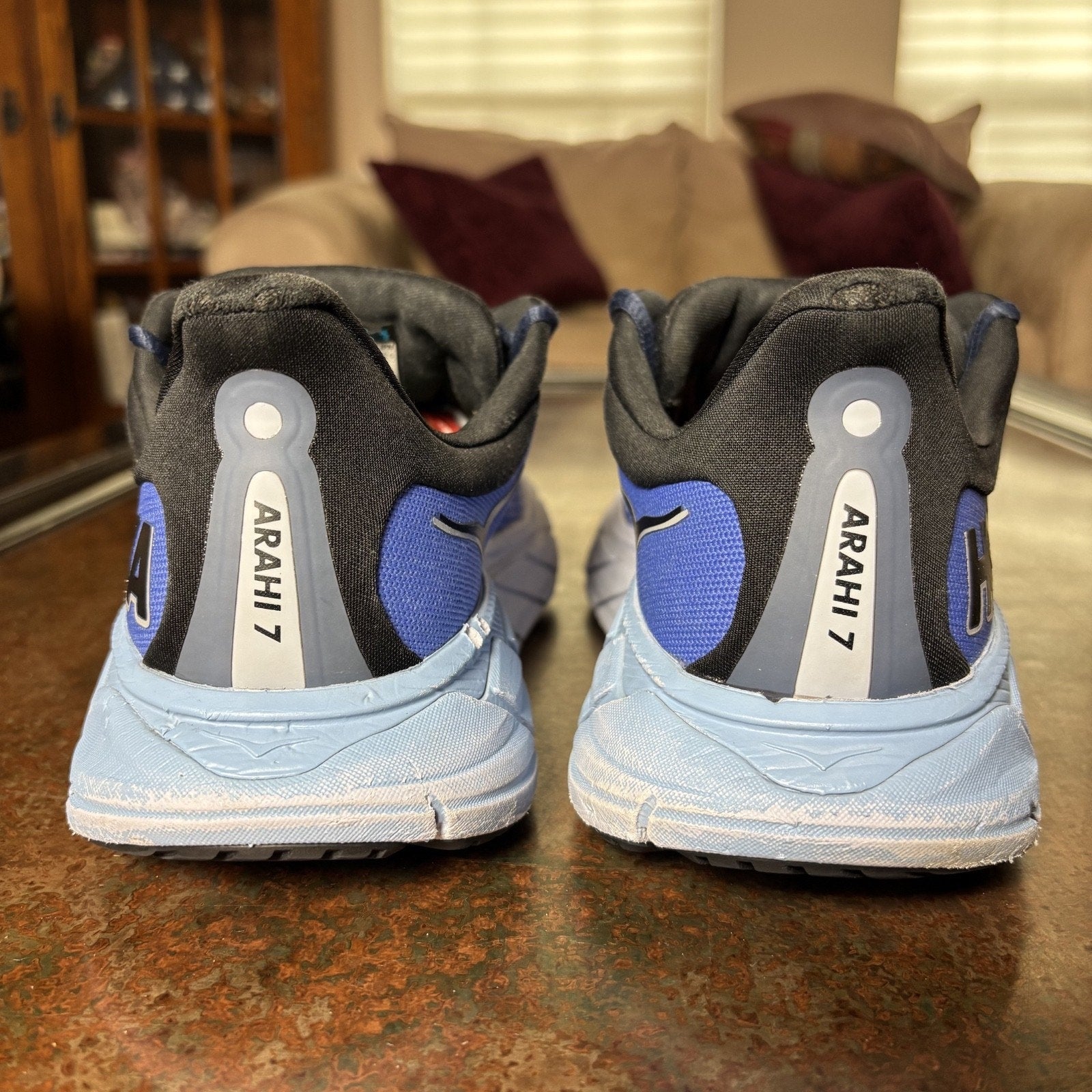 Hoka One One Arahi 7 Women's Size 9.5 Blue White Athletic Running Shoes Sneakers