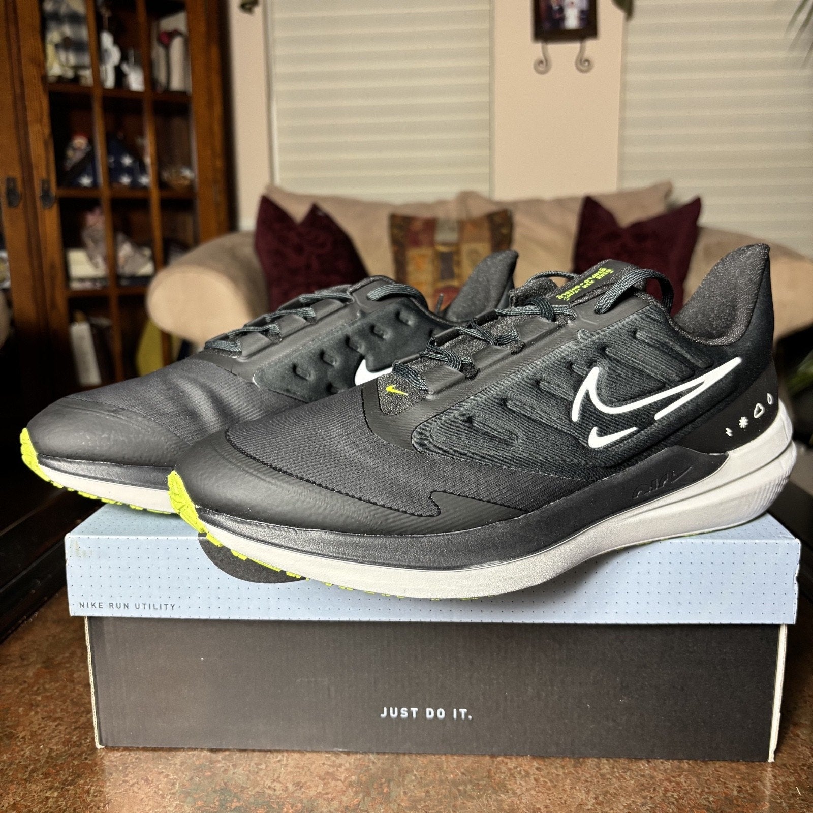Nike Air Winflo 9 Shield Shoes Mens Size 12 Black Outdoor Road Running Sneakers