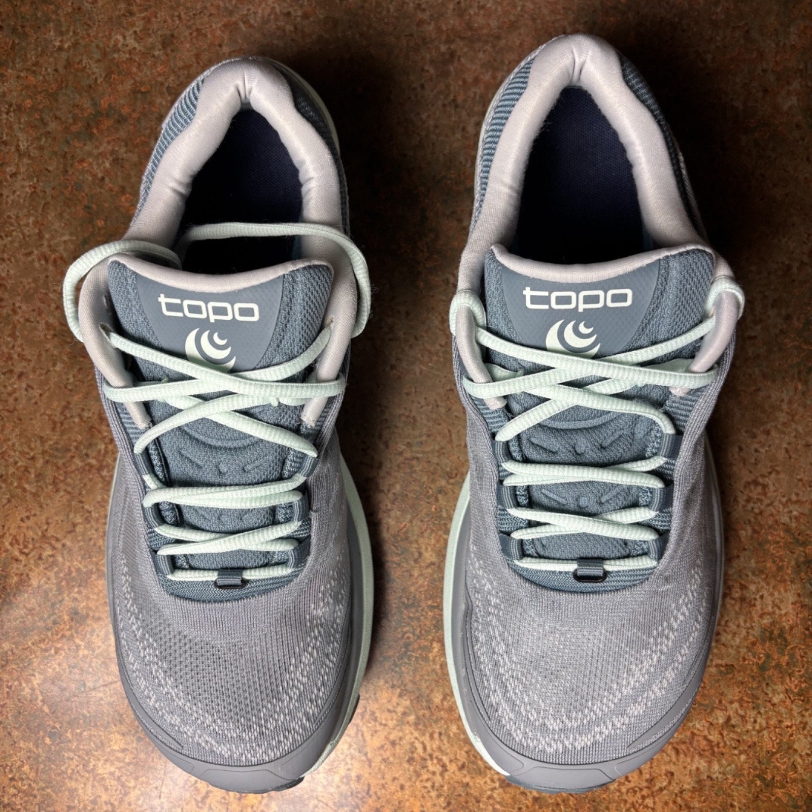 Topo Athletic Pursuit 2 Shoes Women's Size 10 Grey Mint Trail Running Sneakers