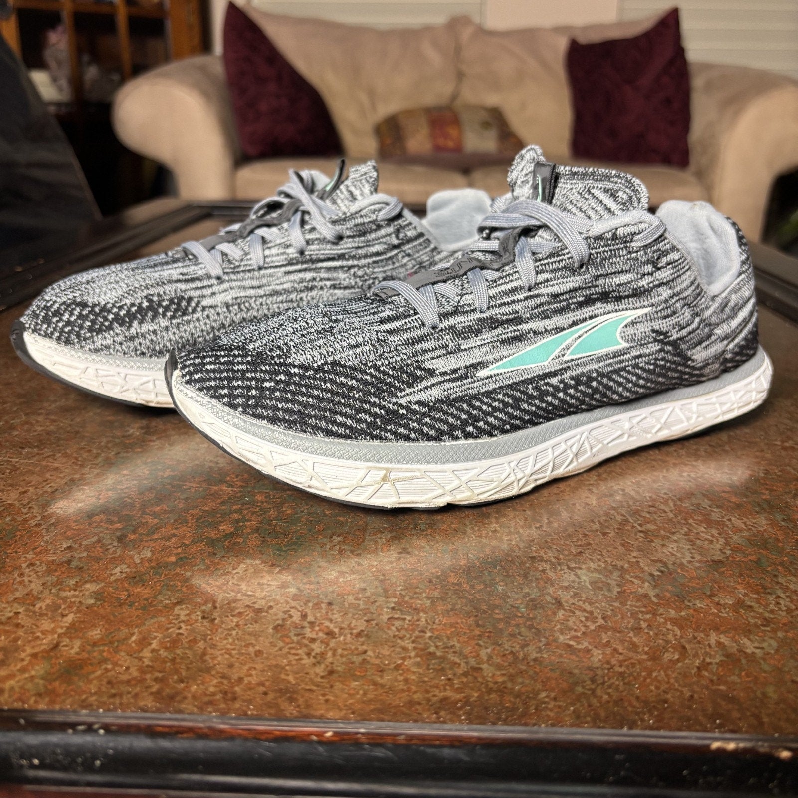 Altra Escalante 2 Women's Sz 10 Grey Running Athletic Zero Drop Footshaped Shoes