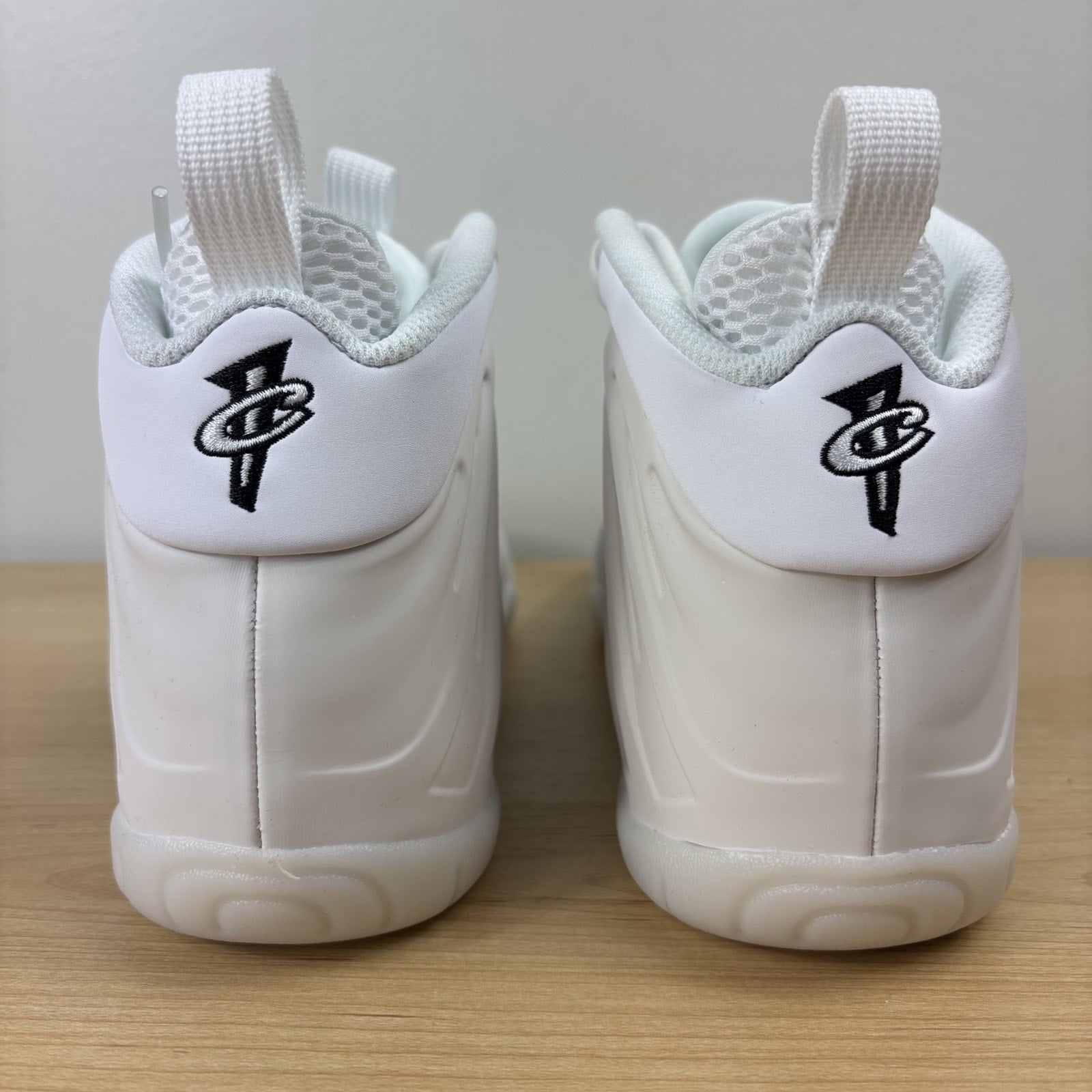 Nike Little Posite One Foamposite Sneakers GS Size 7 Triple White Gym Shoes NEW