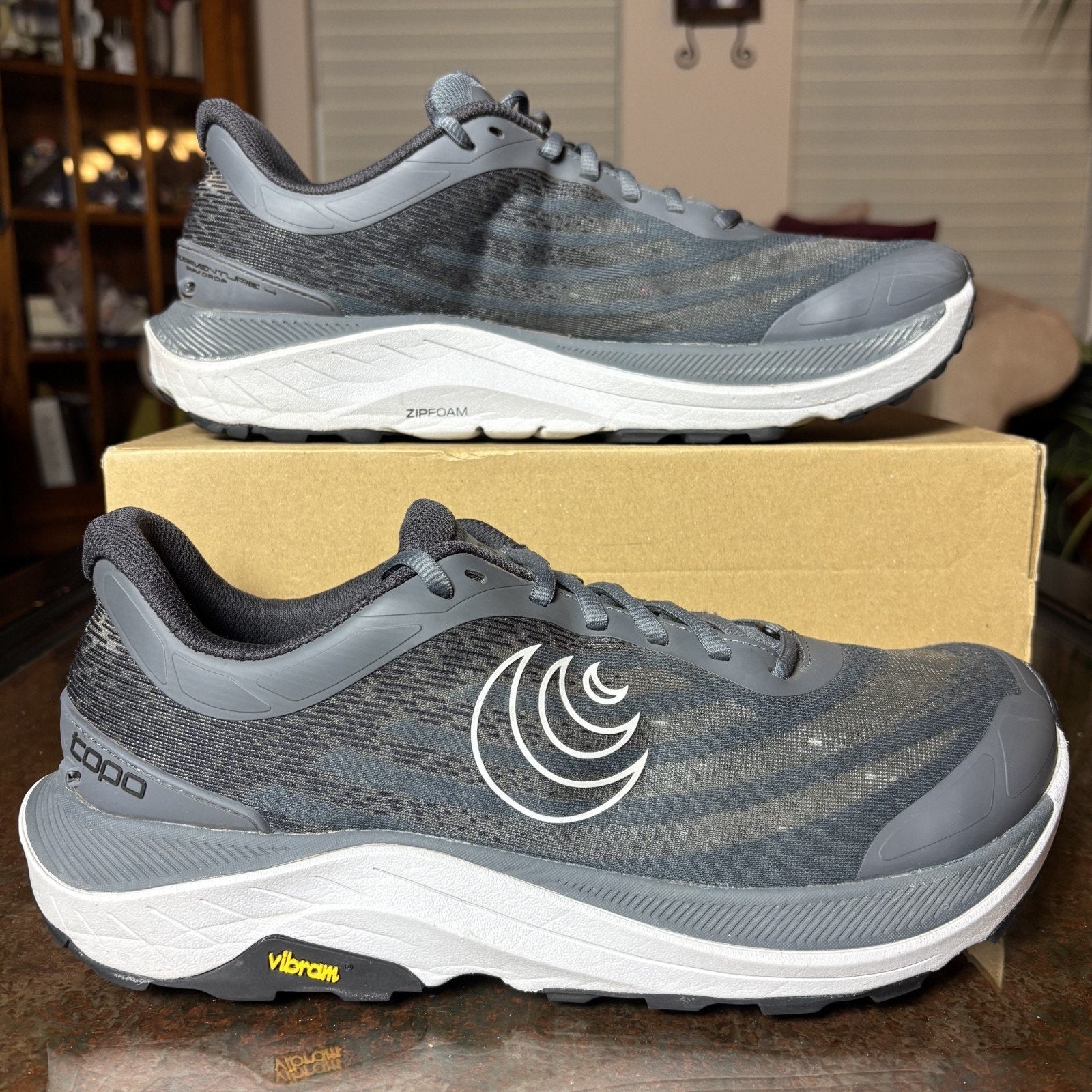 Topo Athletic Ultraventure 4 Shoes Men's 10.5 Gray Black Trail Running Sneakers