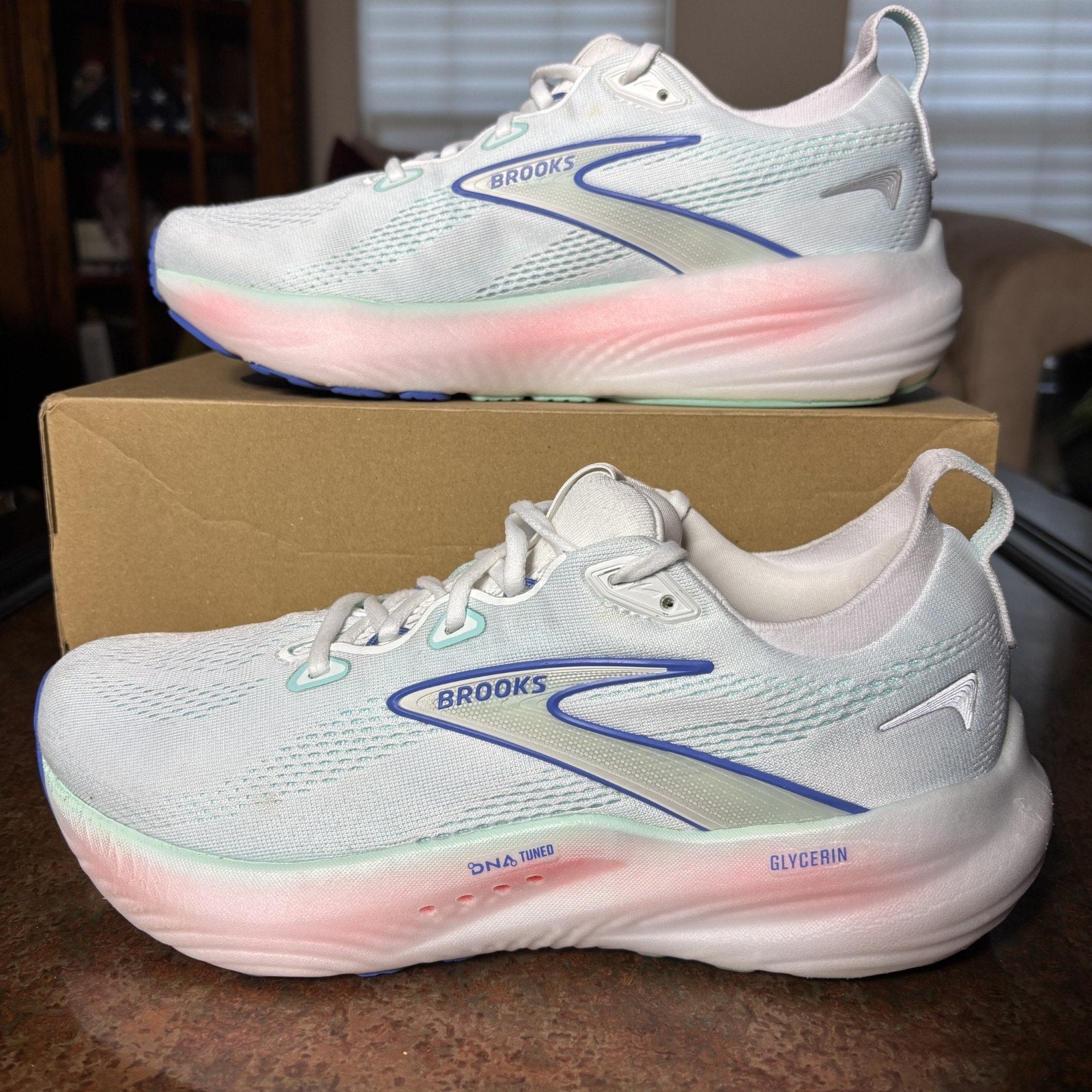 Brooks Glycerin 22 Womens Size 11 White Blue Pink Walking Running Shoes Sneakers