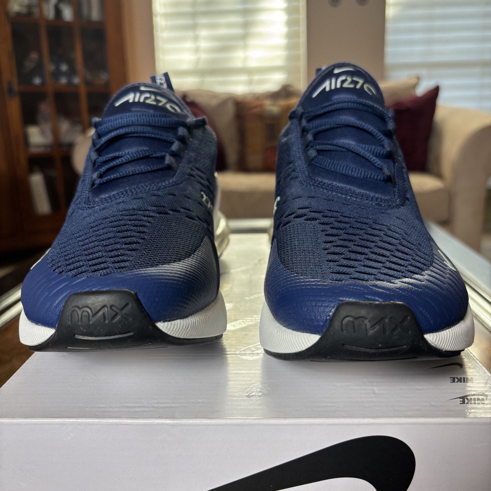 Nike Air Max 270 Shoes Mens Size 10 Navy Blue White Athletic Running Sneaker NEW