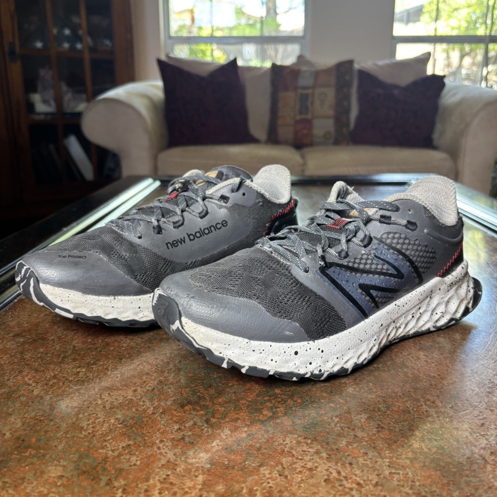 New Balance FF Garoe Shoes Mens Sz 8.5 Grey White Trail Running Outdoor Sneakers