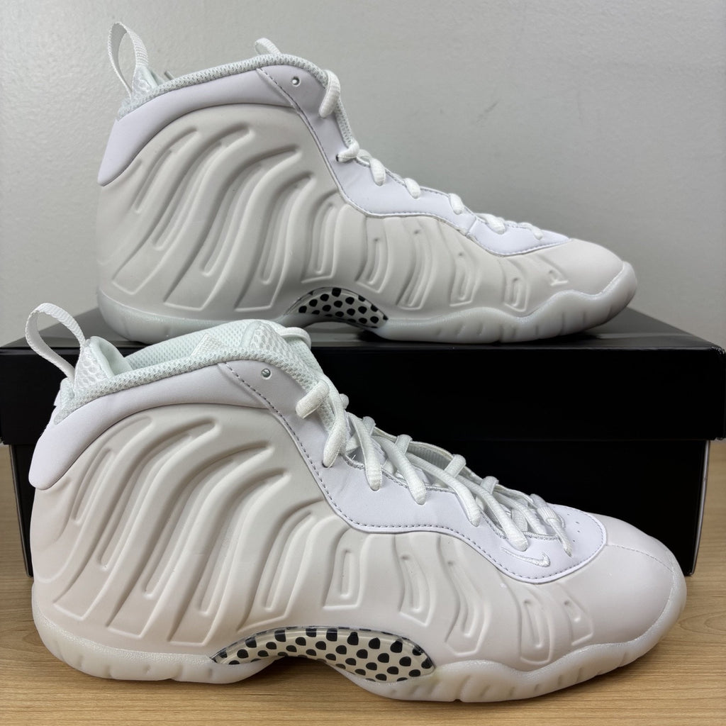 Nike Little Posite One Foamposite Sneakers GS Size 7 Triple White Gym Shoes NEW