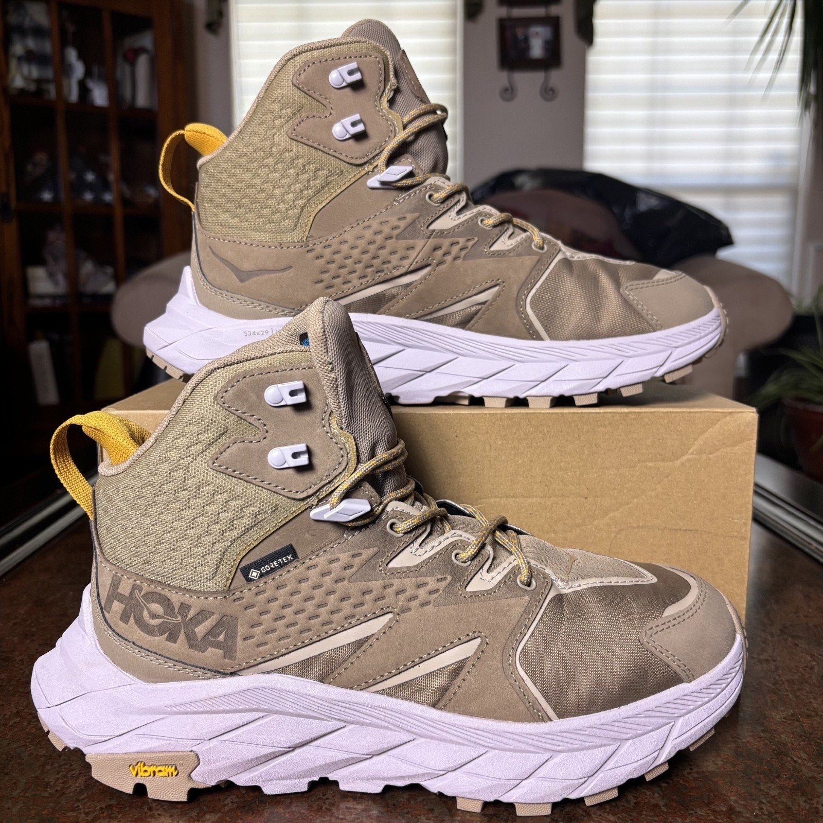 Hoka One One Anacapa Mid GTX Hiking Boots Women's 9.5 Tan Outdoor Trail Shoe NEW