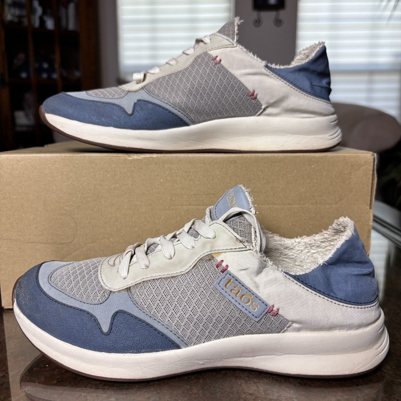 Taos Direction Shoes Women's Size 9 White Blue Lifestyle Casua Mesh Sneakers