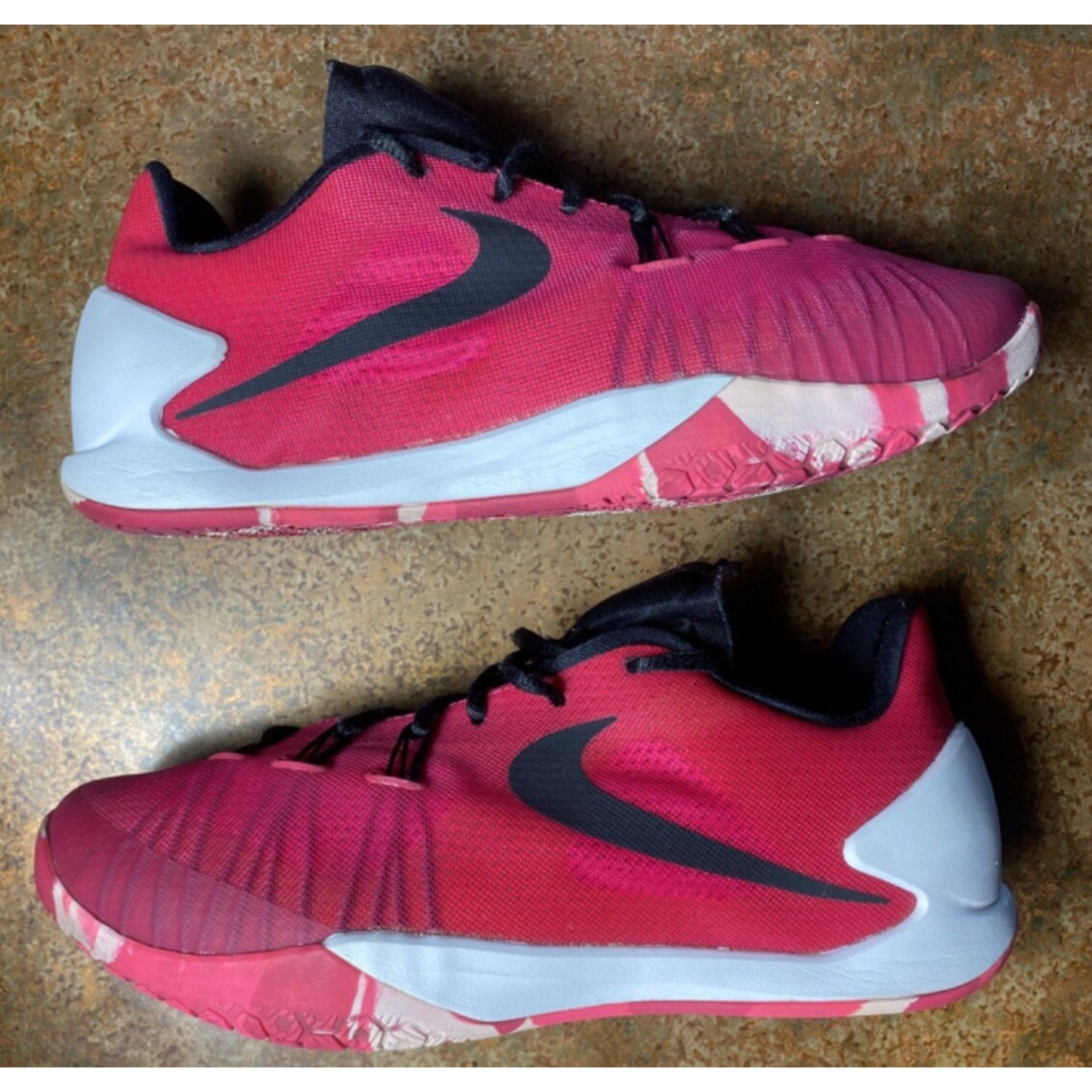 Nike Hyperchase TB Shoes Womens 10 Think Pink Basketball Gym Volleyball Sneakers