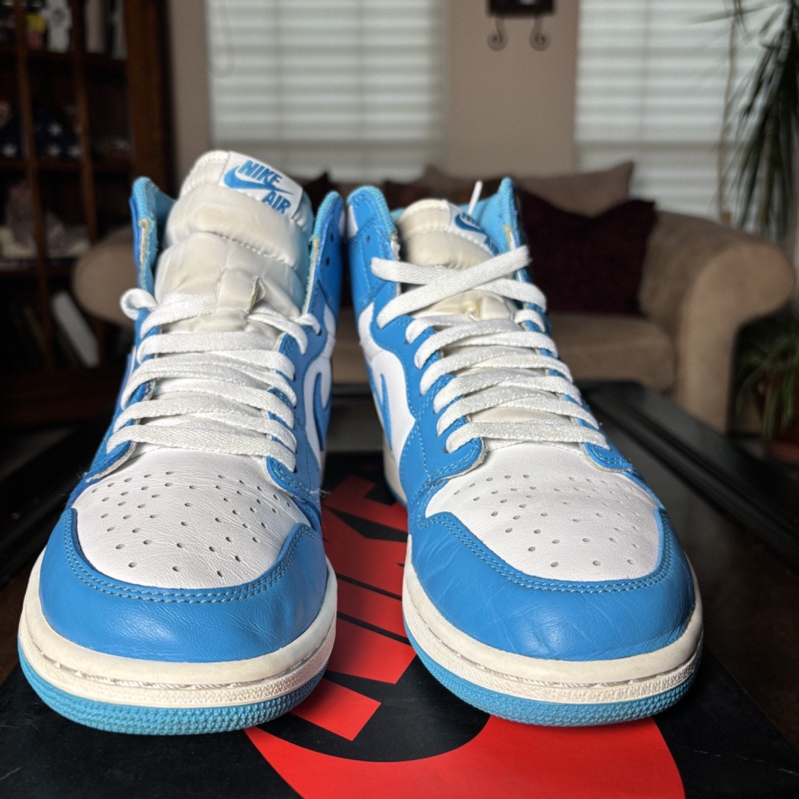 Nike Jordan 1 Retro High OG Shoe UNC University Blue White 2015 Men Sz 9 Sneaker