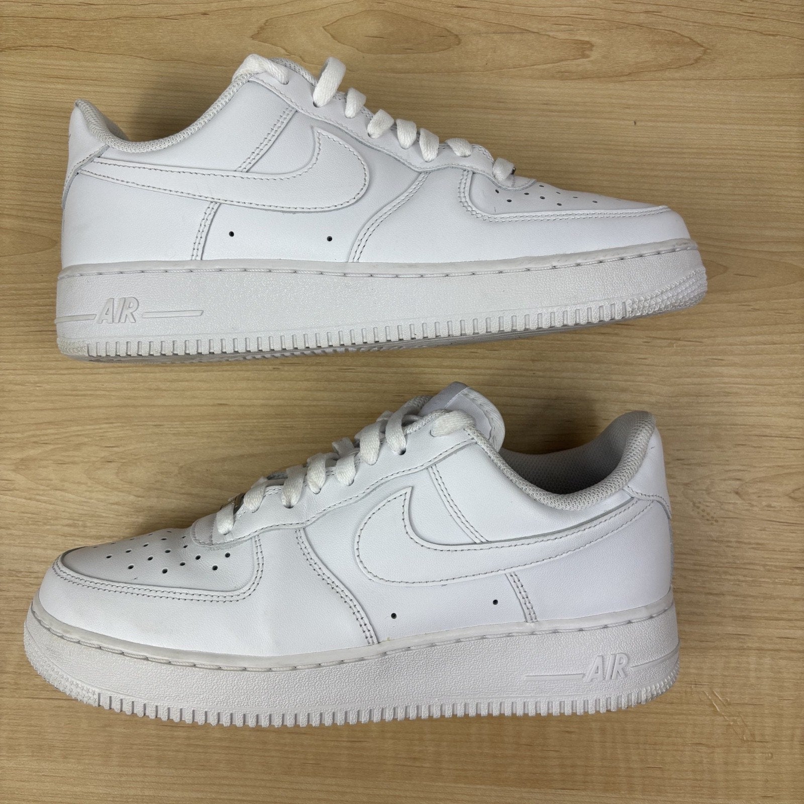 Nike Air Force 1 07 Low Mens Sz 9 Triple White Leather Lifestyle Casual Sneakers