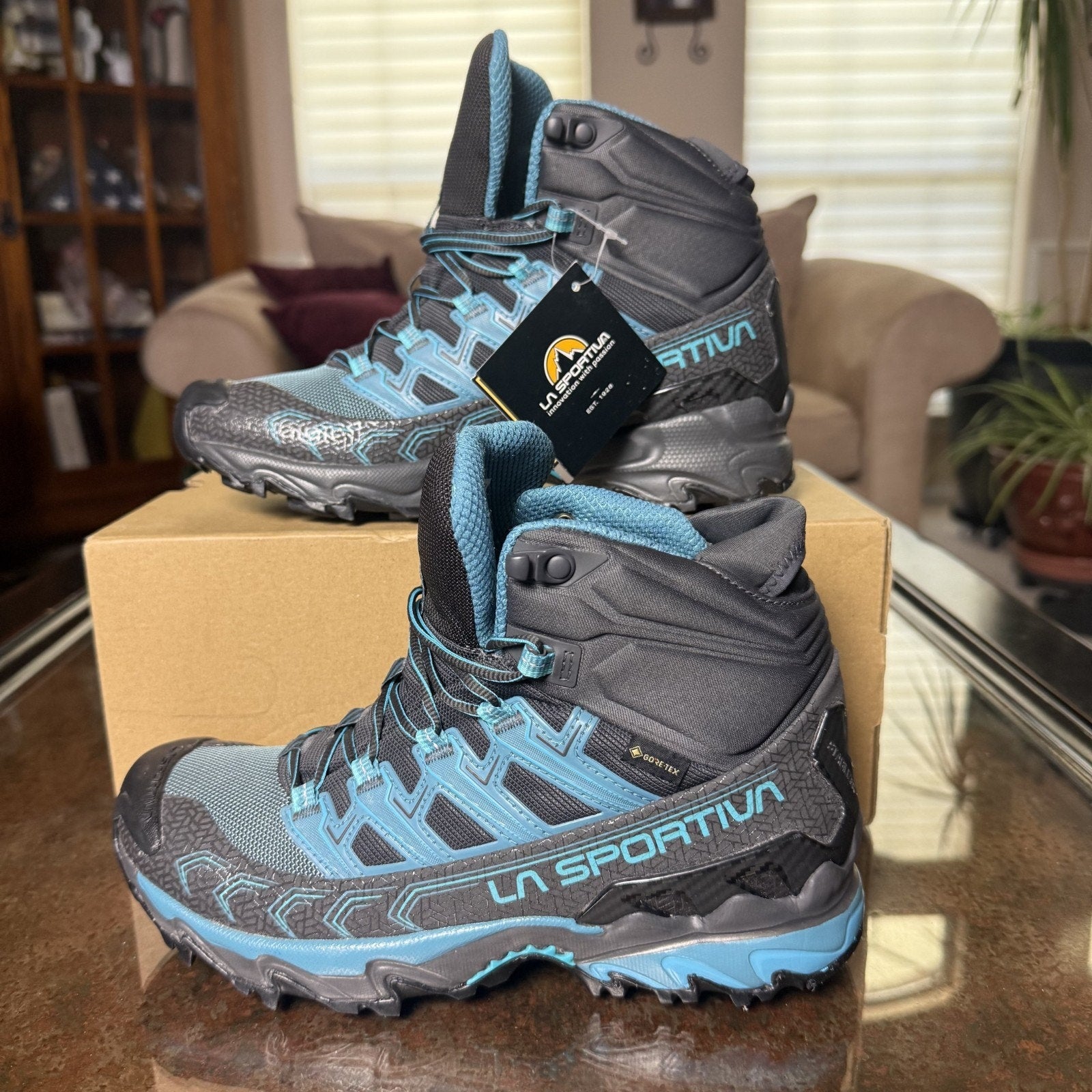 La Sportiva Ultra Raptor II Mid GTX Hiking Boots Women's Size 9 Black Blue Trail