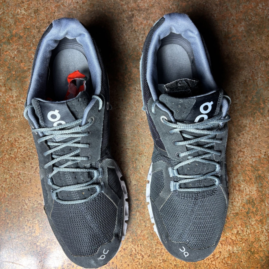 On Running Cloud Shoes Womens Sz 9.5 Black White Lifestyle Road Running Sneakers