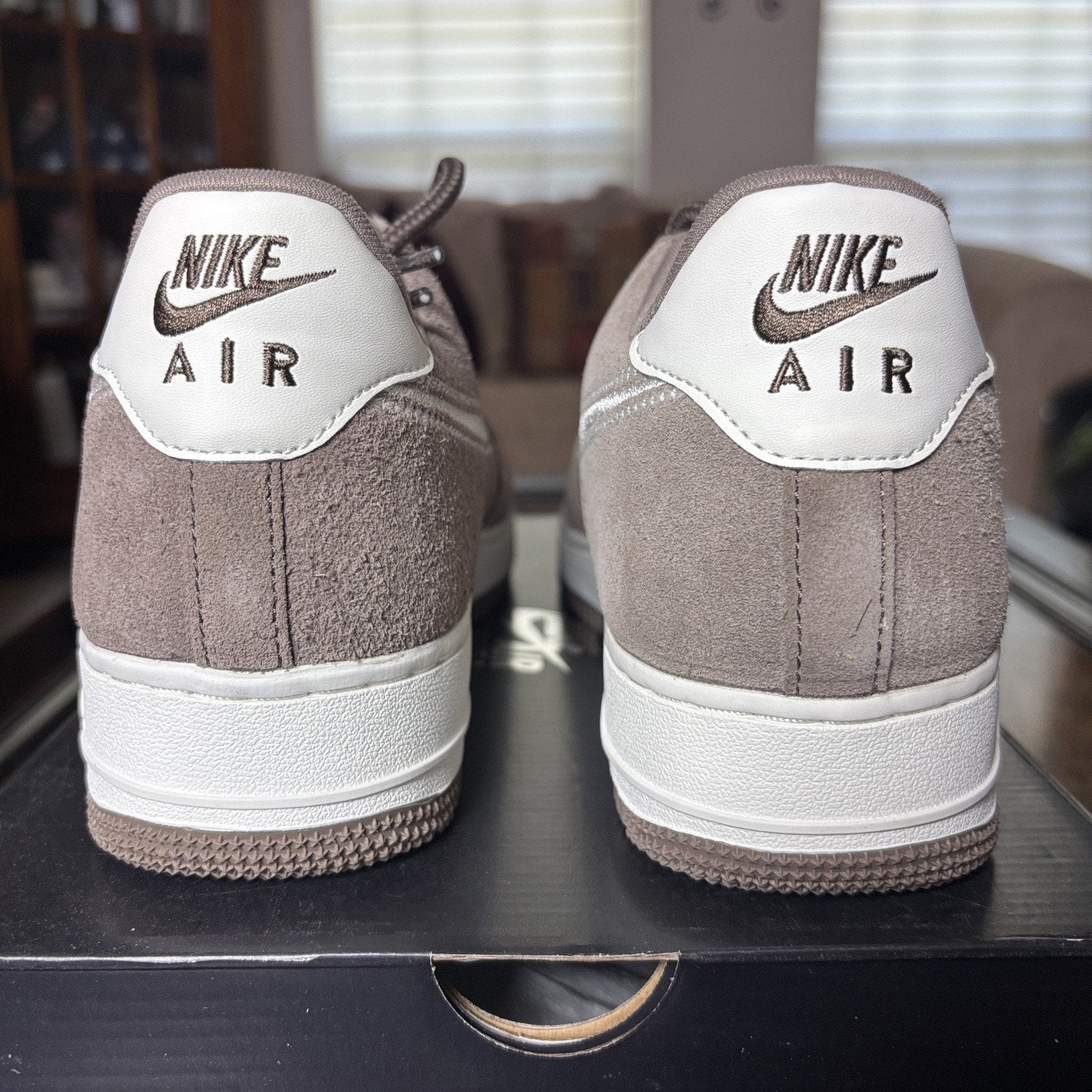 Nike Air Force 1 '07 LV8 Shoes Mens Size 10 Brown White Athletic Casual Sneakers