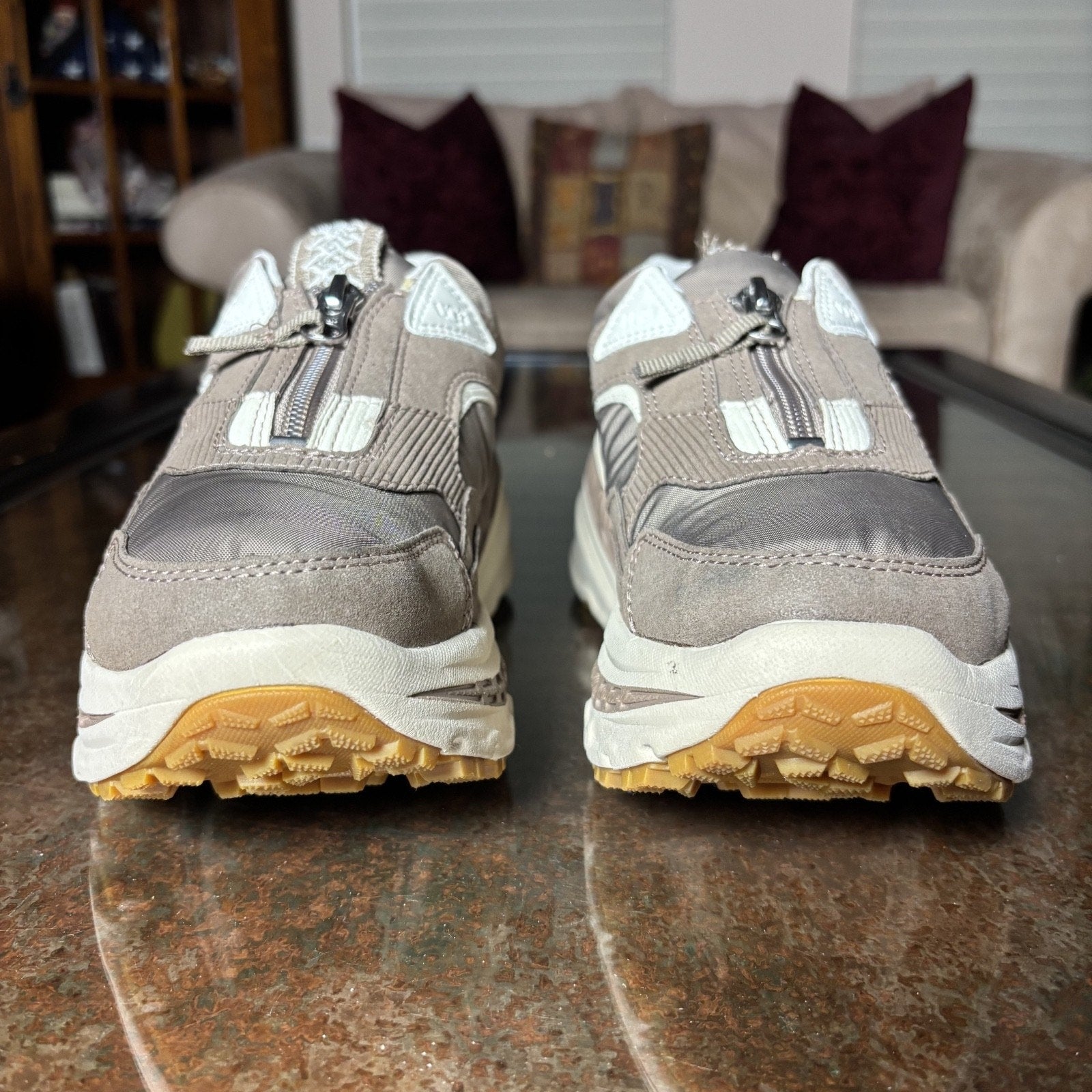 UGG CA805 Zip Shoes Womens Size 8 Brown Insulated Trail Running Athletic Sneaker