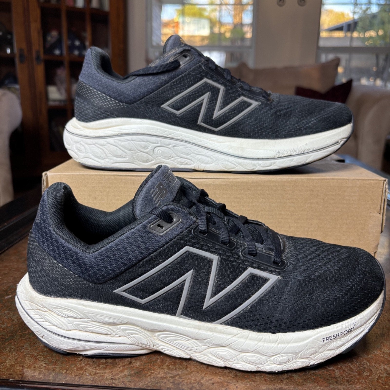 New Balance 860 v14 Shoes Mens Sz 9.5 Black White Road Running Athletic Sneakers