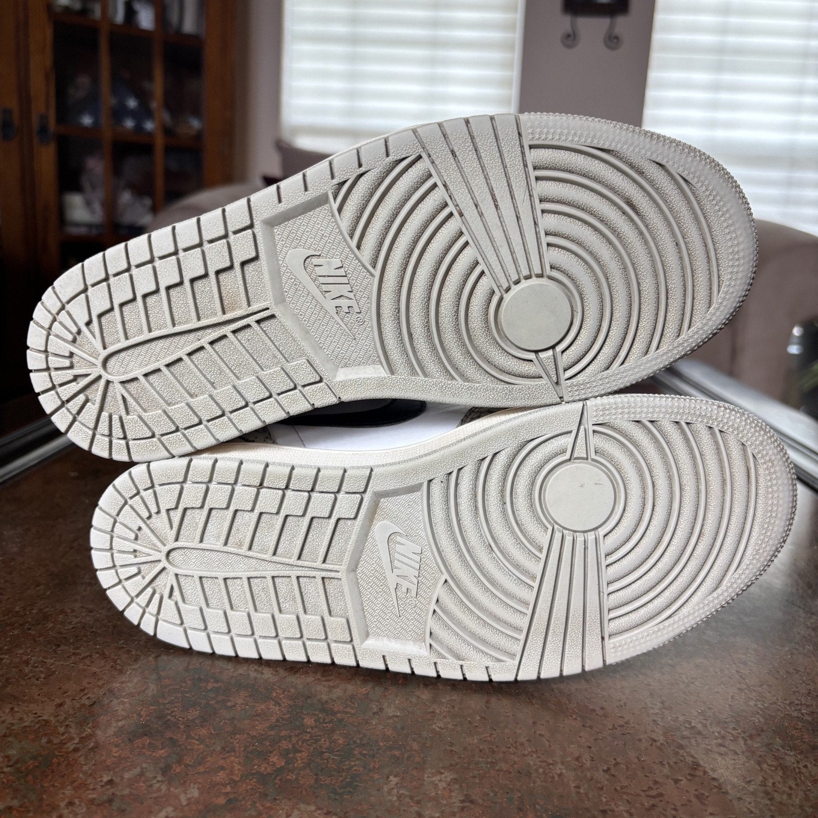 Air Jordan 1 Retro High OG Sneakers Mens Size 8 White Grey Cement Elephant Print
