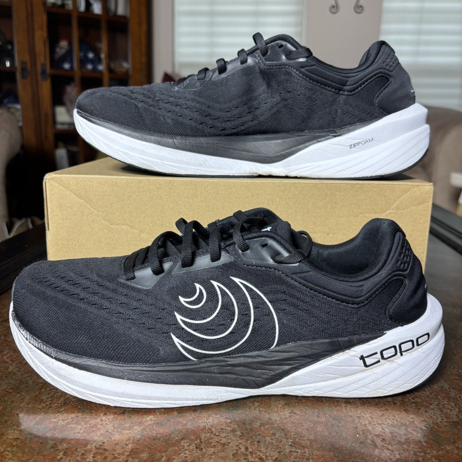 Topo Athletic Phantom 4 Shoes Mens Size 12.5 Black White Road Running Athletic