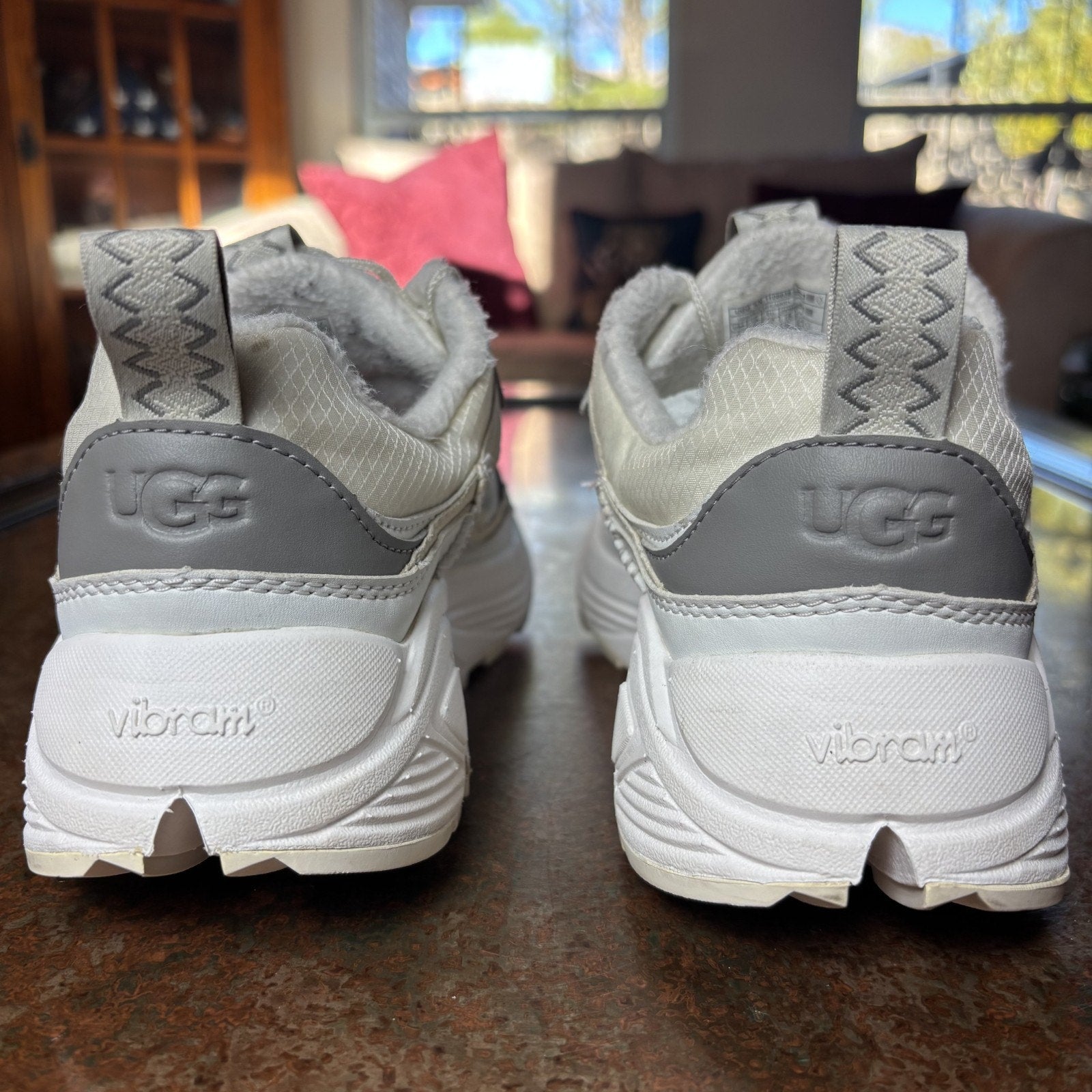 UGG Miwo Trainer Low Mono Shoes Women's 8 White Grey Insulated Outdoor Sneakers