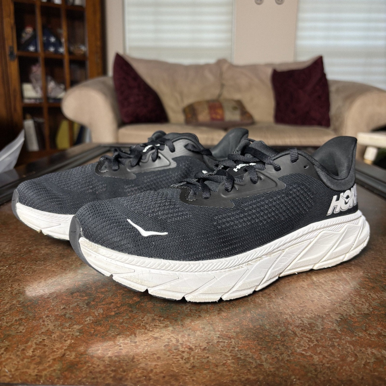 Hoka One One Arahi 7 Womens 9D Wide Black White Running Athletic Stability Shoes