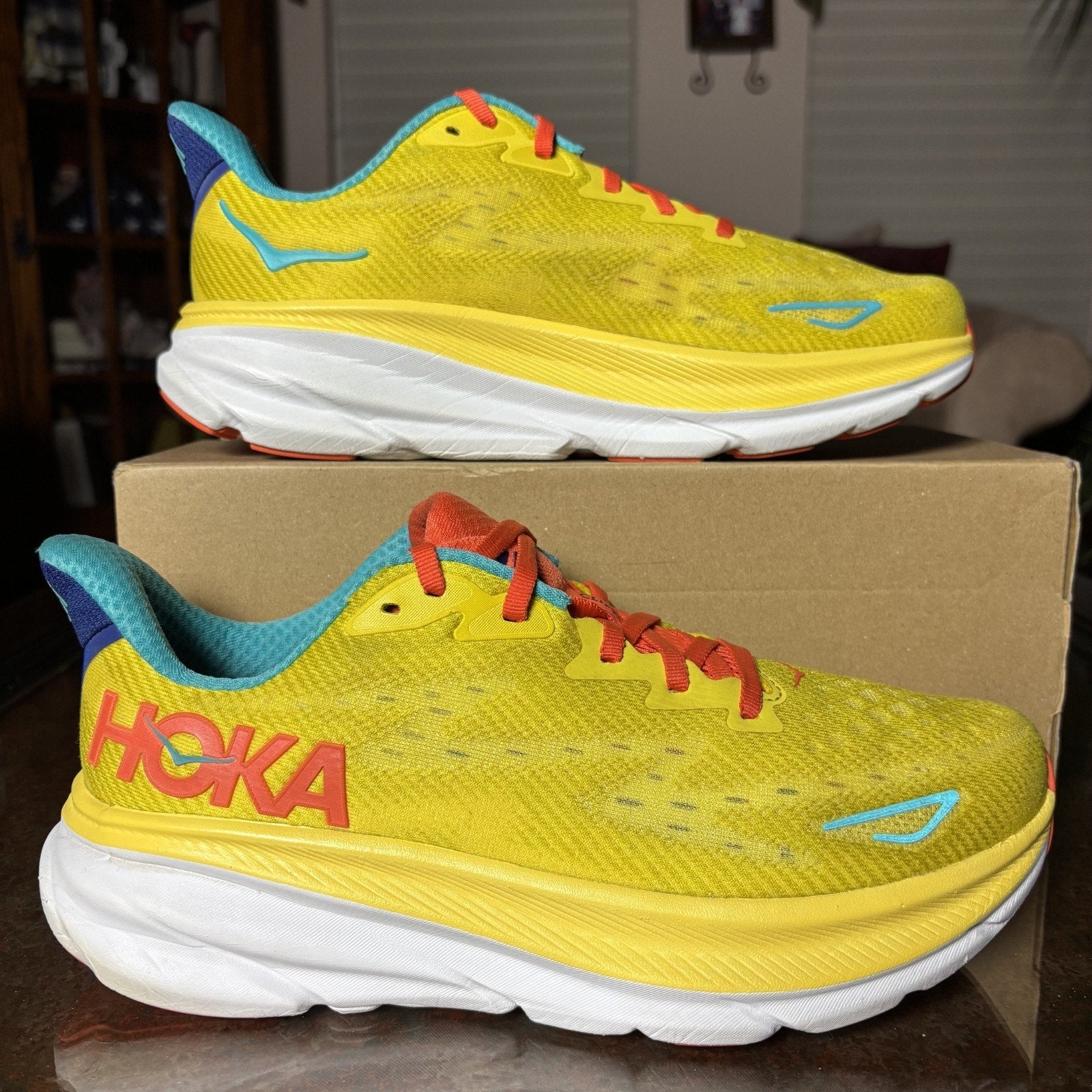Hoka One One Clifton 9 Shoes Men's Size 9 Yellow Road Running Athletic Sneakers