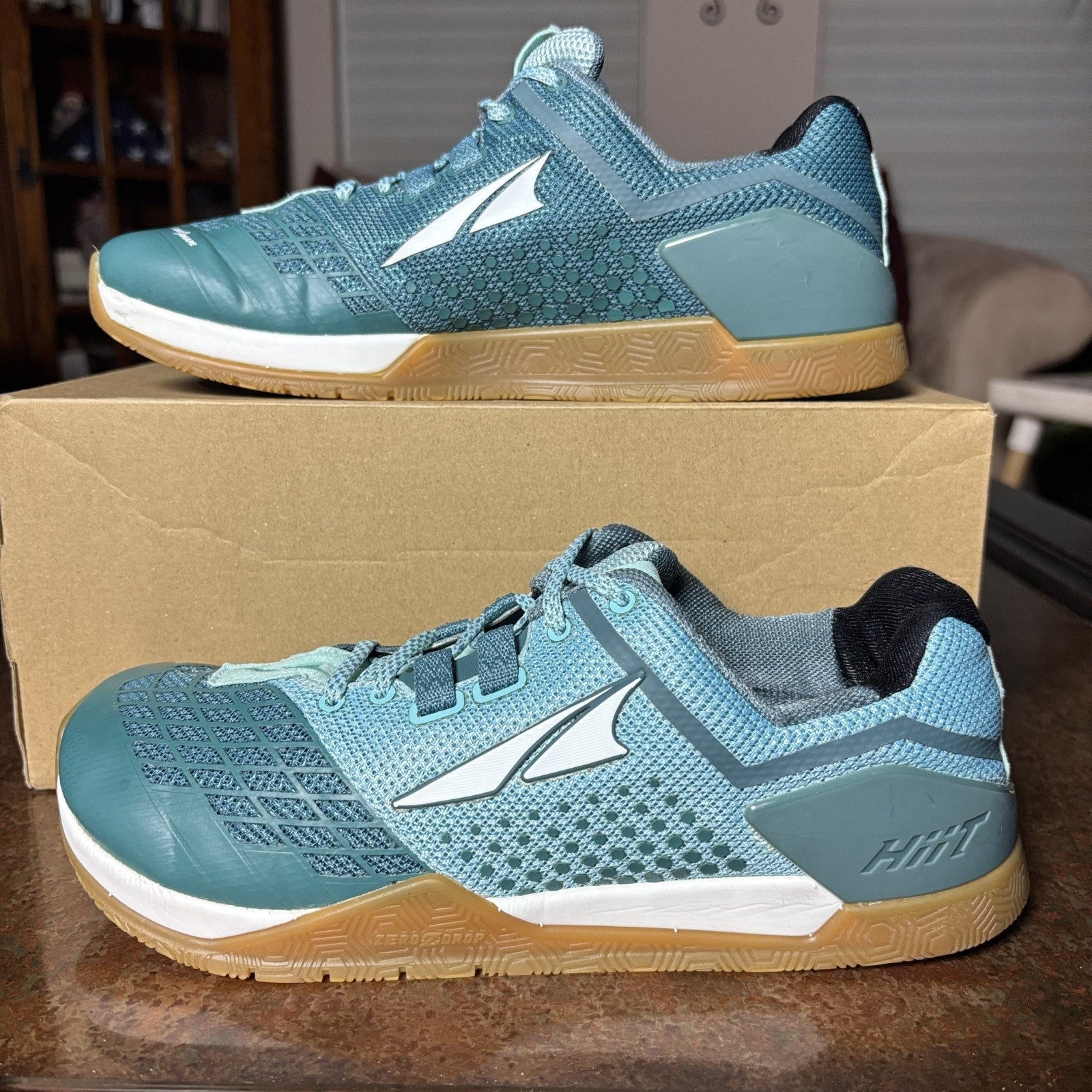 Altra HIIT XT 2 Shoes Women's Size 9.5 Teal Blue Training Weightlifting Sneakers
