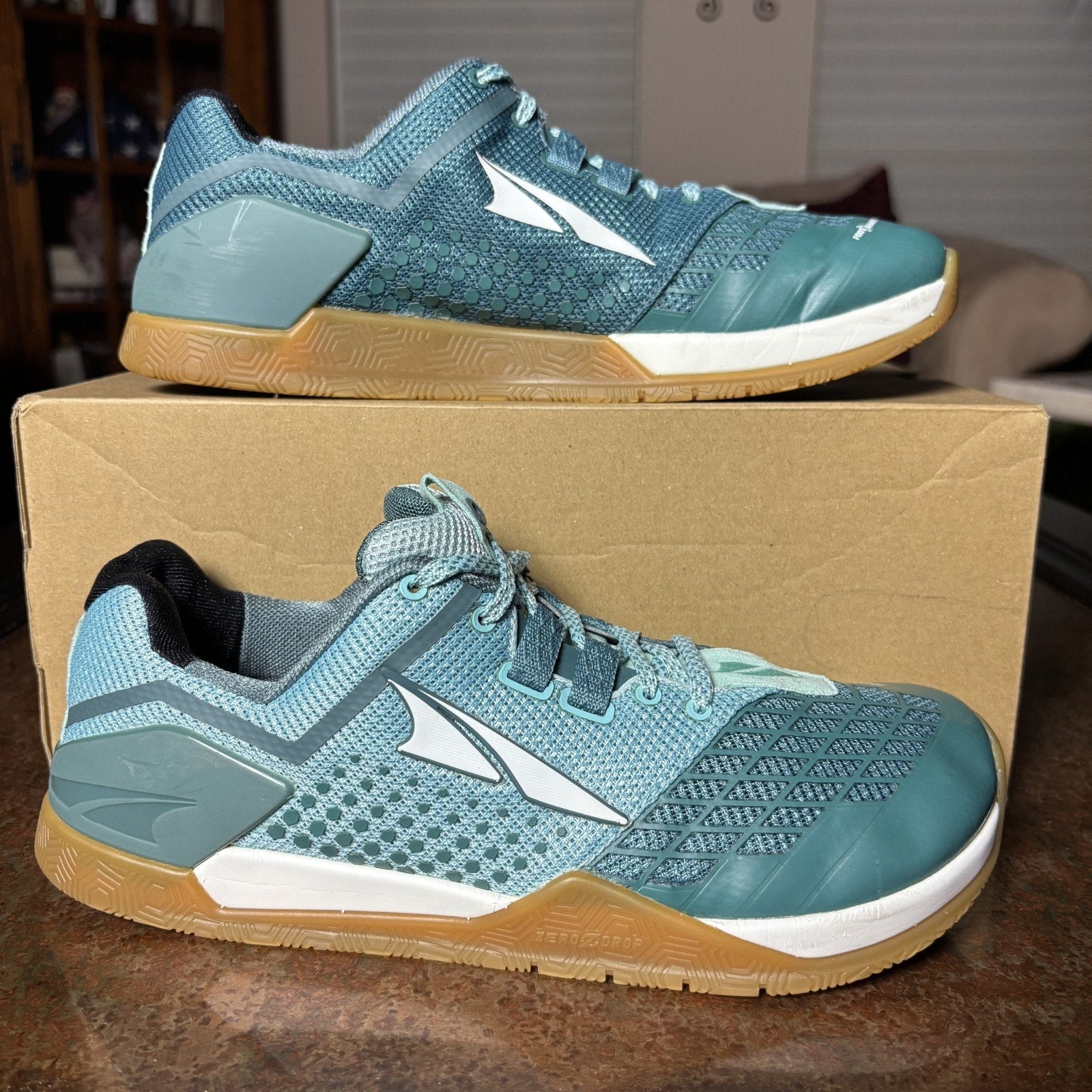 Altra HIIT XT 2 Shoes Women's Size 9.5 Teal Blue Training Weightlifting Sneakers
