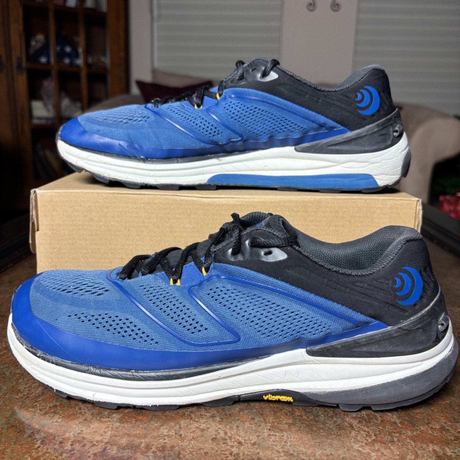 Topo Athletic Ultraventure 2 Shoes Mens 11.5 Blue Trail Hiking Outdoor Sneakers