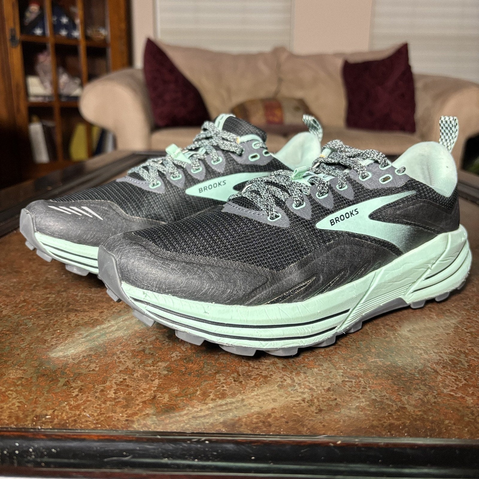 Brooks Cascadia 16 Trail Shoes Womens Size 8.5 Black Teal Hiking Outdoor Sneaker