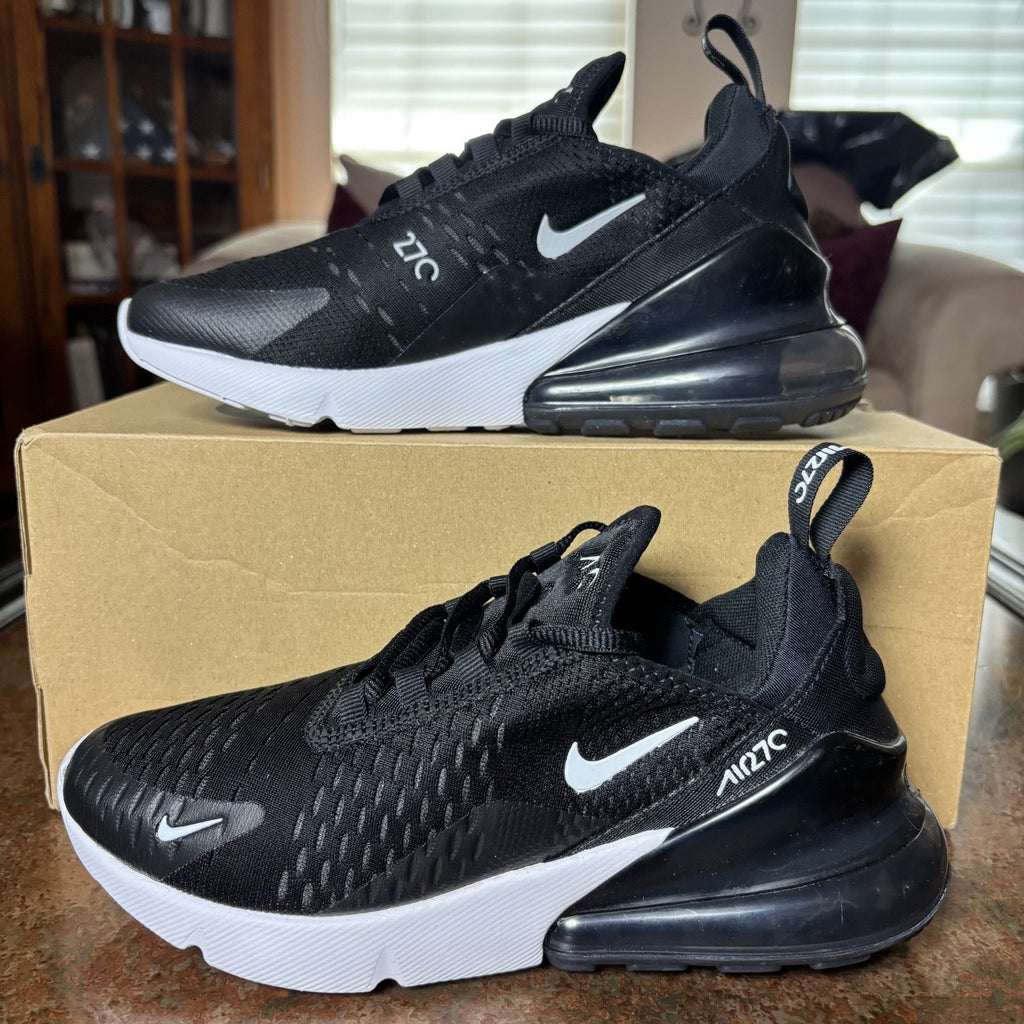 Nike Air Max 270 Shoes Womens Size 7 Black White Athletic Lifestyle Sneakers NEW