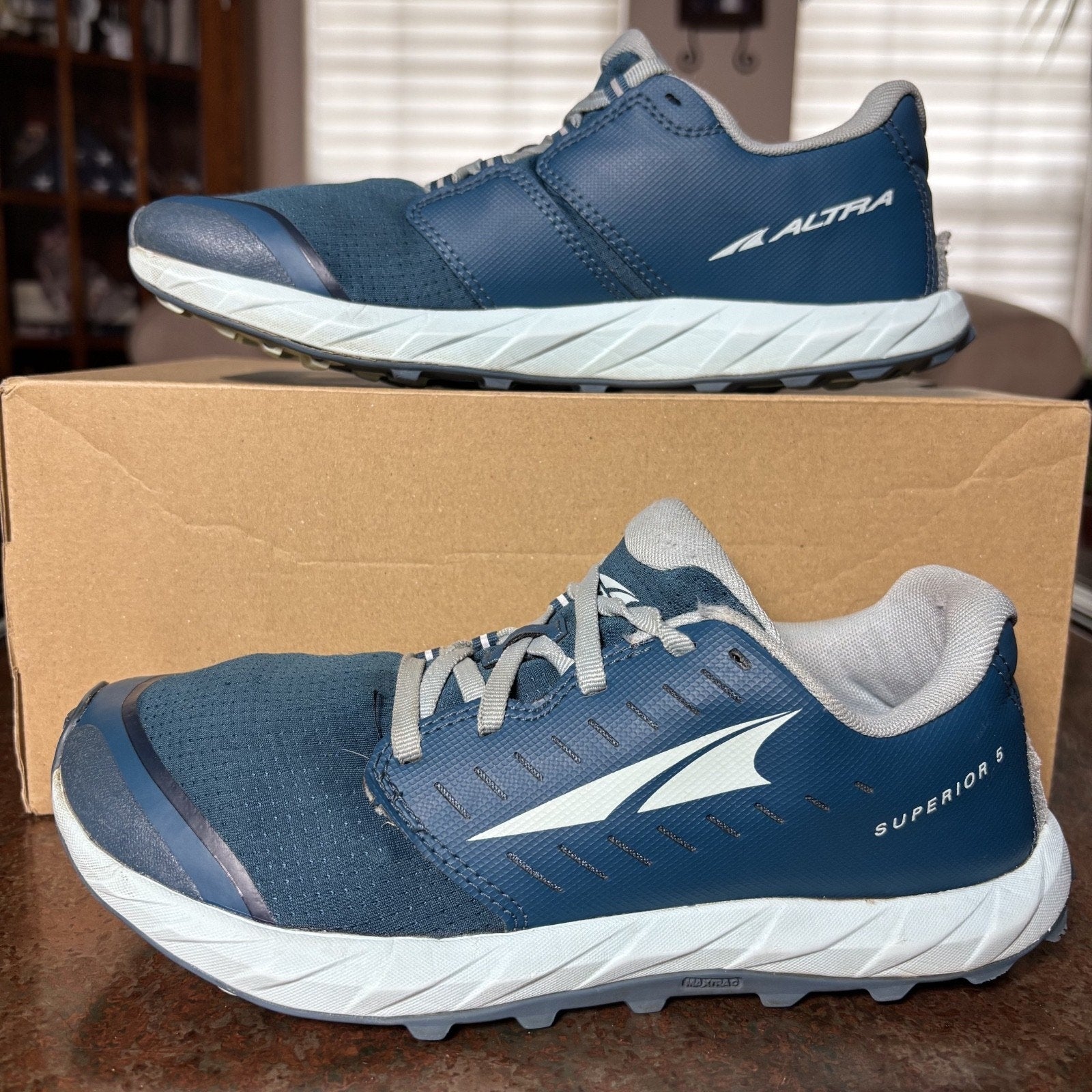 Altra Superior 5 Shoes Women's Size 8 Blue Trail Running Zero Drop Foot Shaped